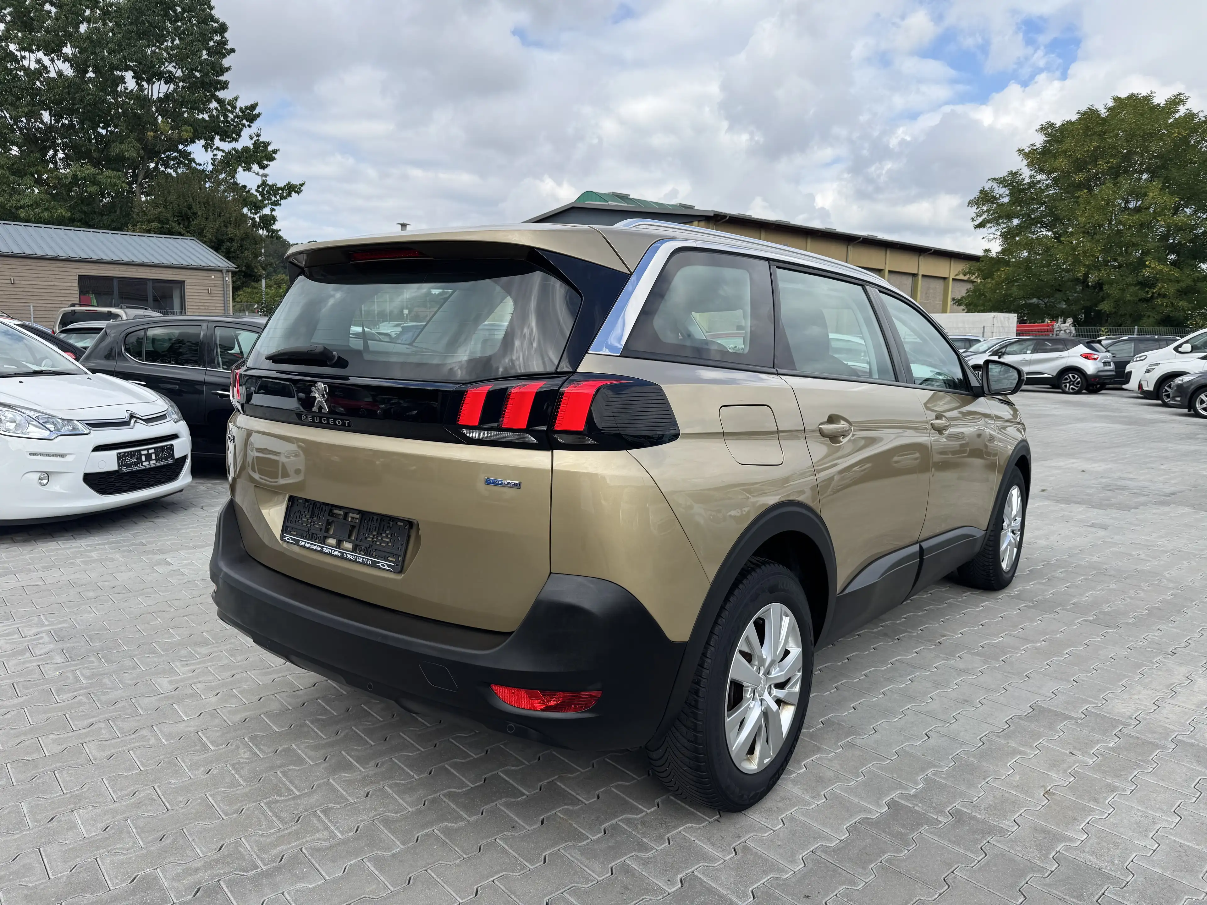 Peugeot 5008 Active 1,2 Ltr. - 96 kW 12V e-THP / Kamera — photo 3