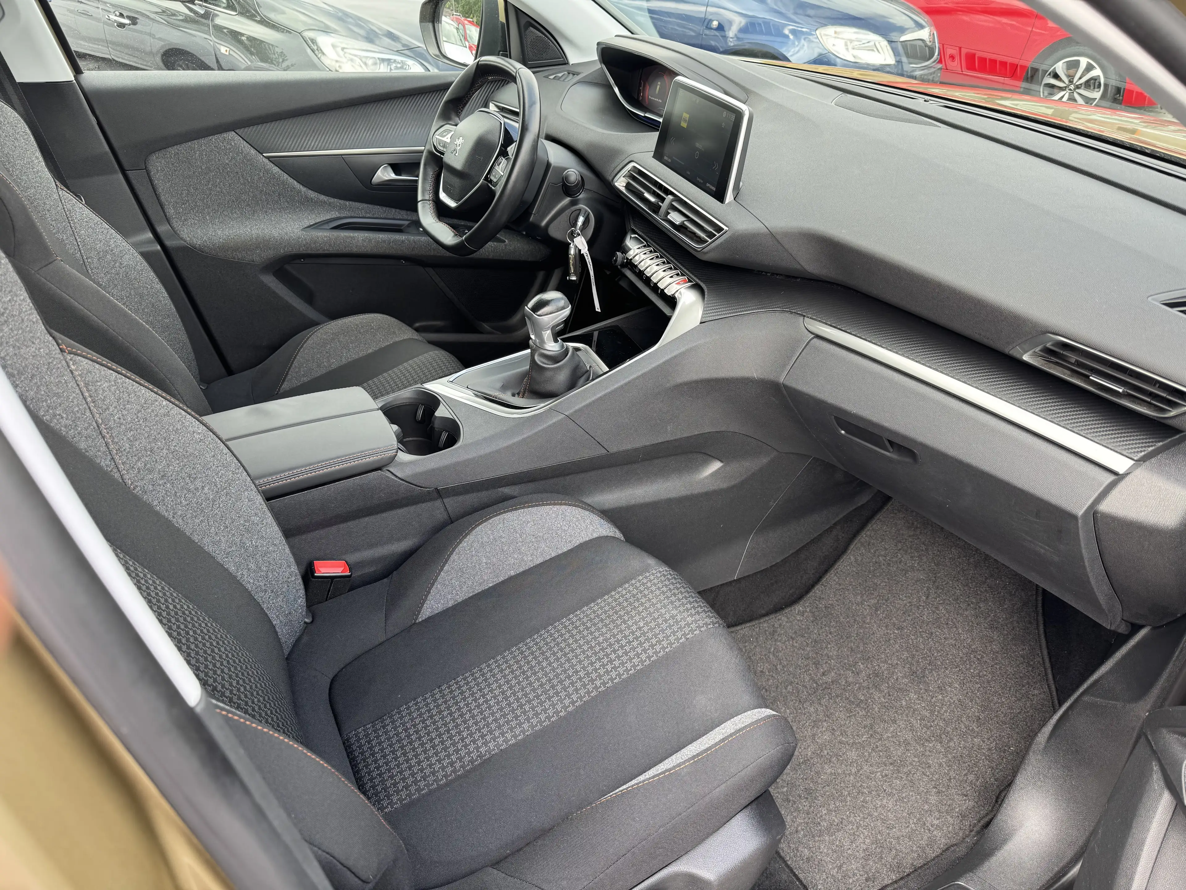 Peugeot 5008 Active 1,2 Ltr. - 96 kW 12V e-THP / Kamera — photo 2