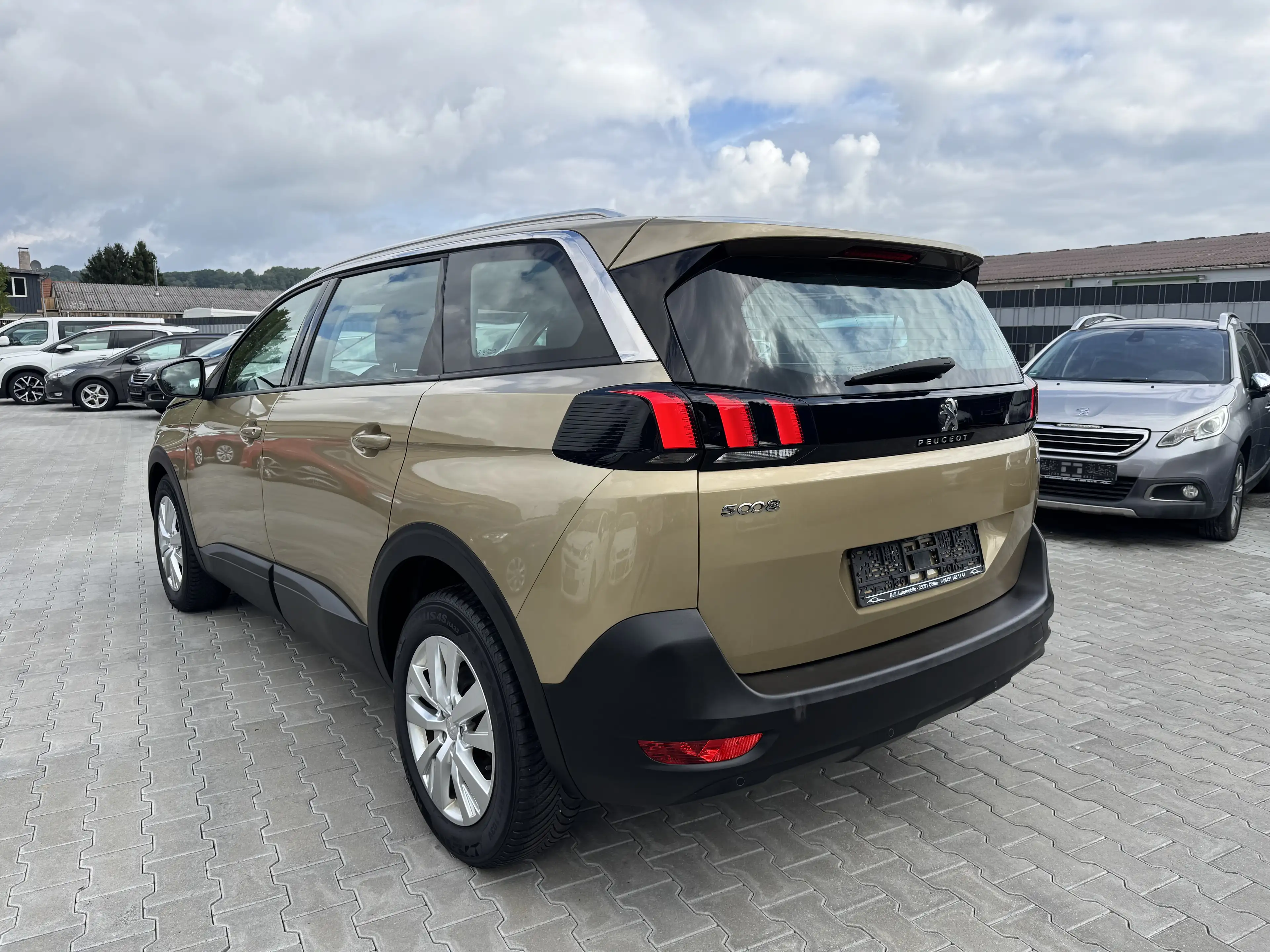 Peugeot 5008 Active 1,2 Ltr. - 96 kW 12V e-THP / Kamera — photo 5