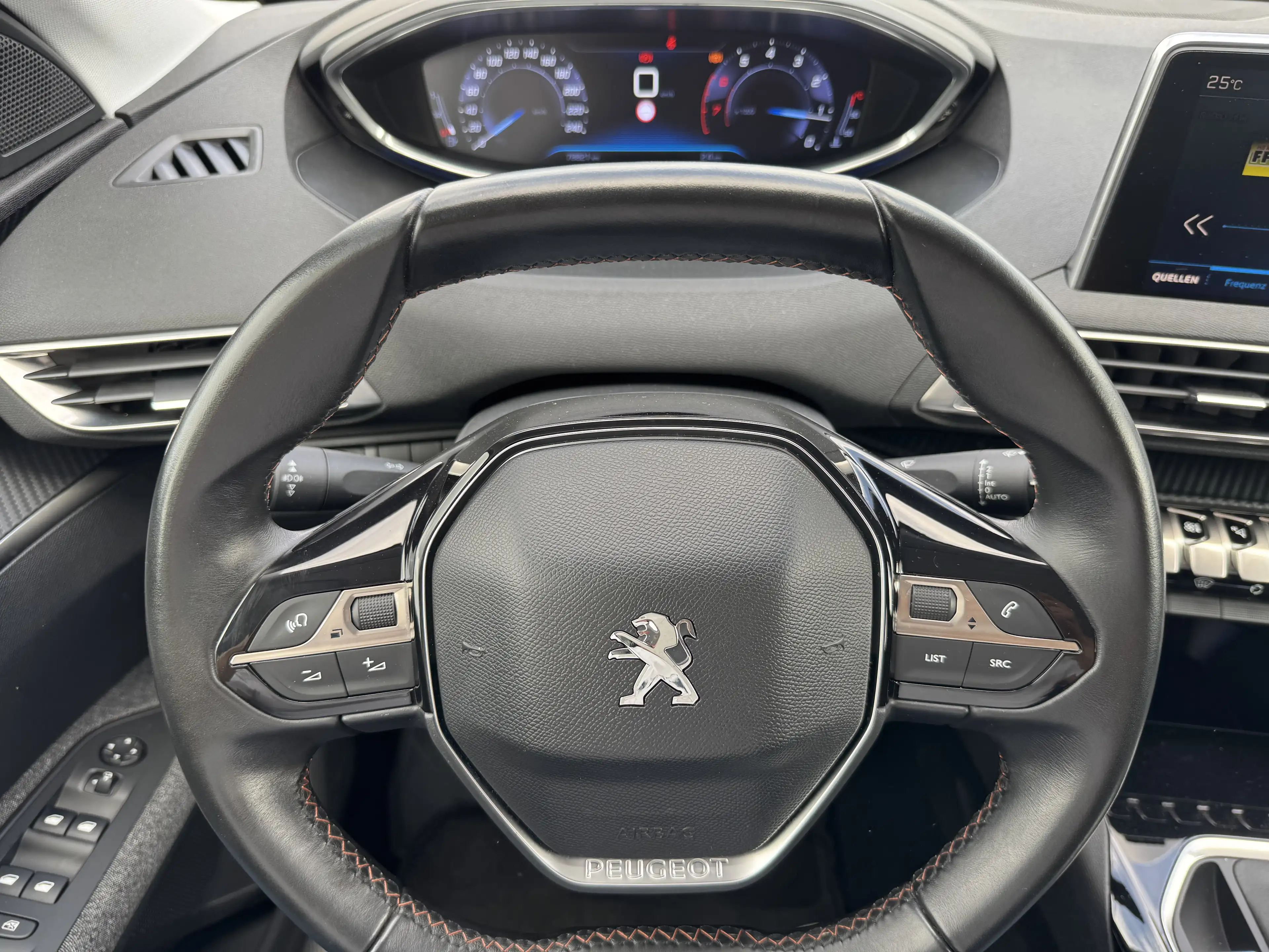 Peugeot 5008 Active 1,2 Ltr. - 96 kW 12V e-THP / Kamera — photo 8