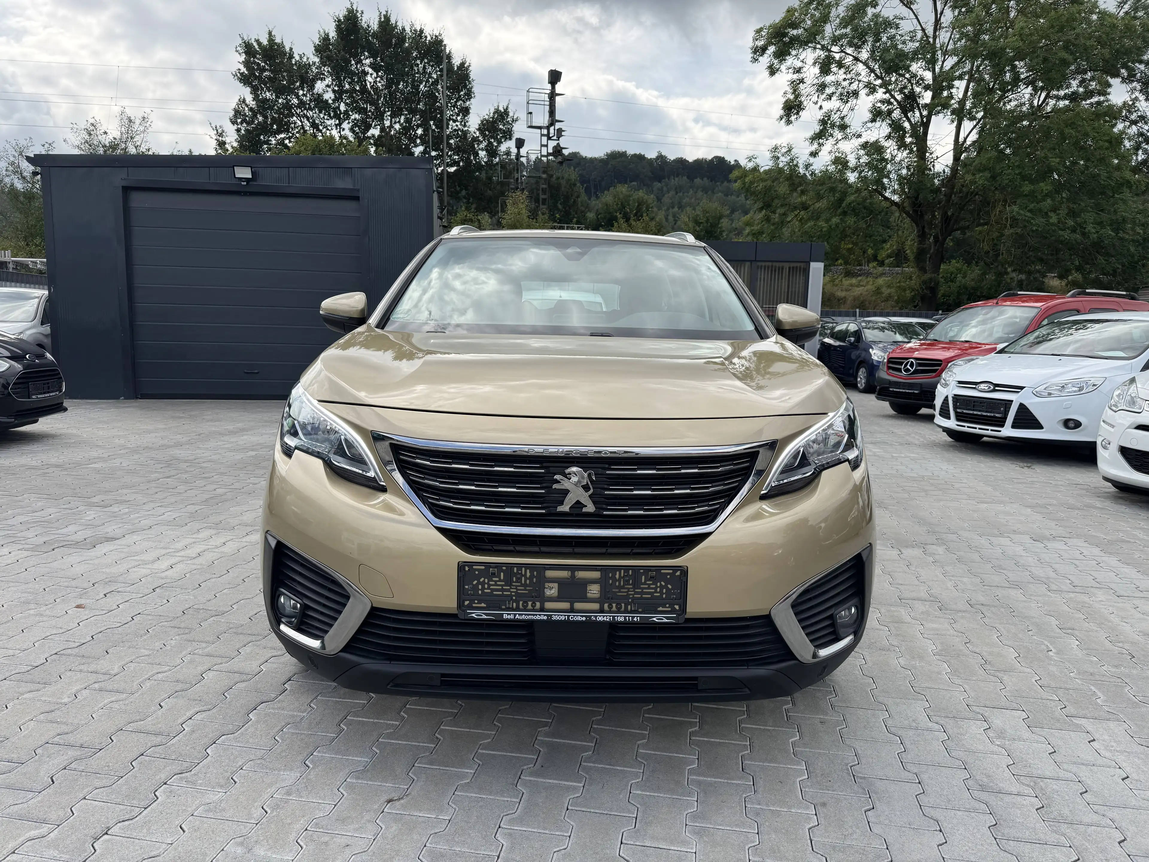 Peugeot 5008 Active 1,2 Ltr. - 96 kW 12V e-THP / Kamera — photo 11