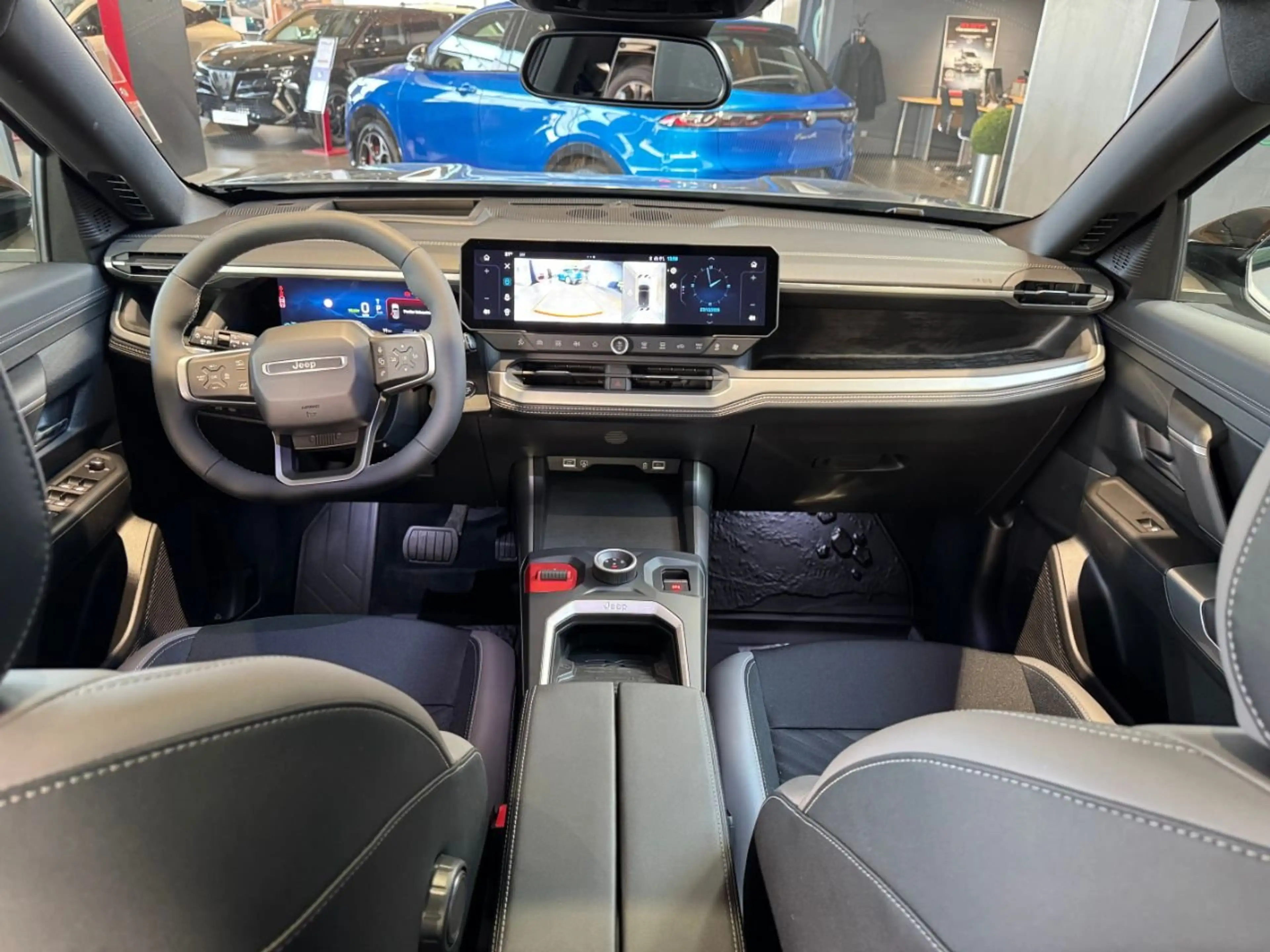 Jeep Compass Altitude Electric — photo 12