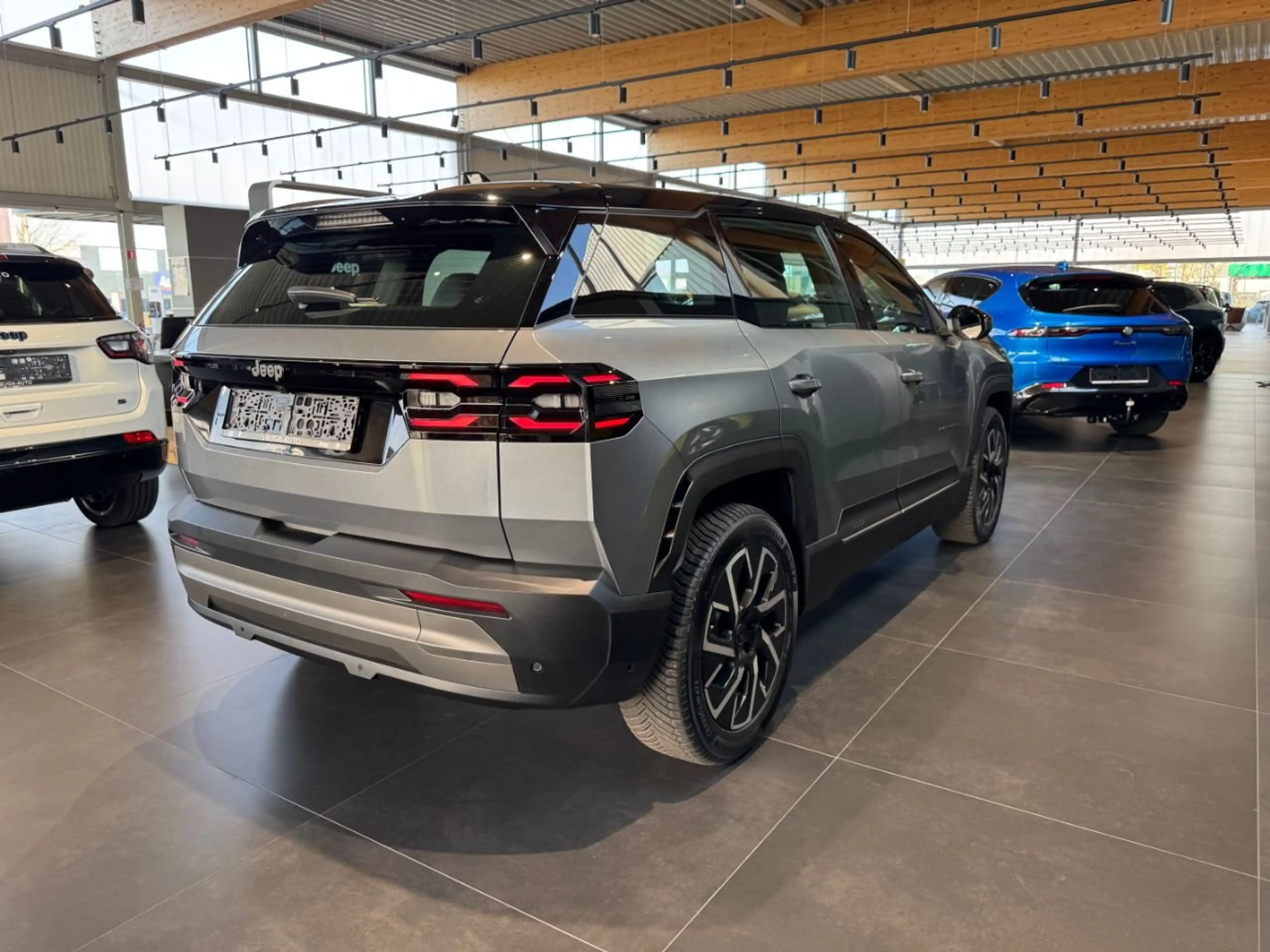 Jeep Compass Altitude Electric — photo 5