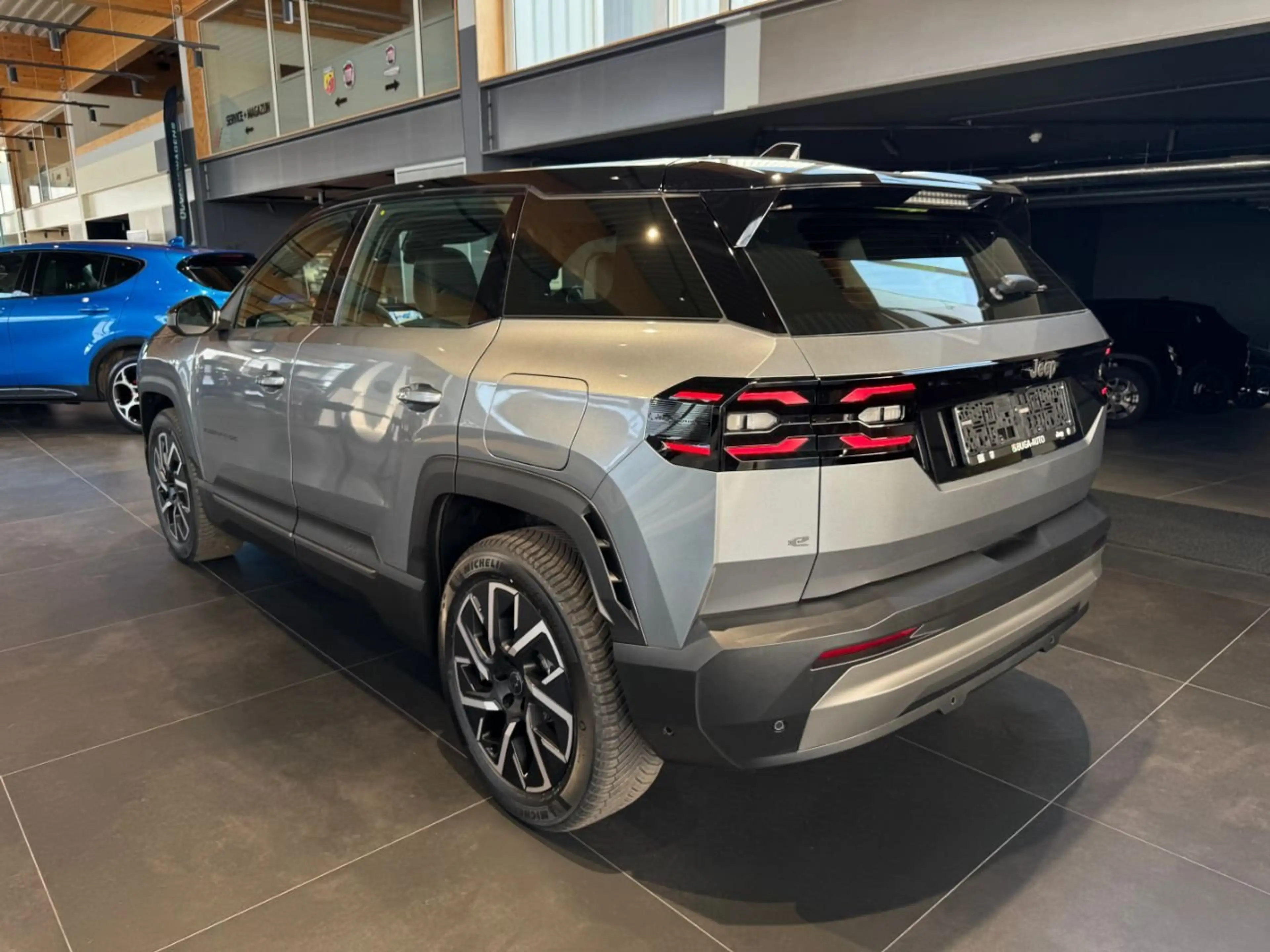 Jeep Compass Altitude Electric — photo 4