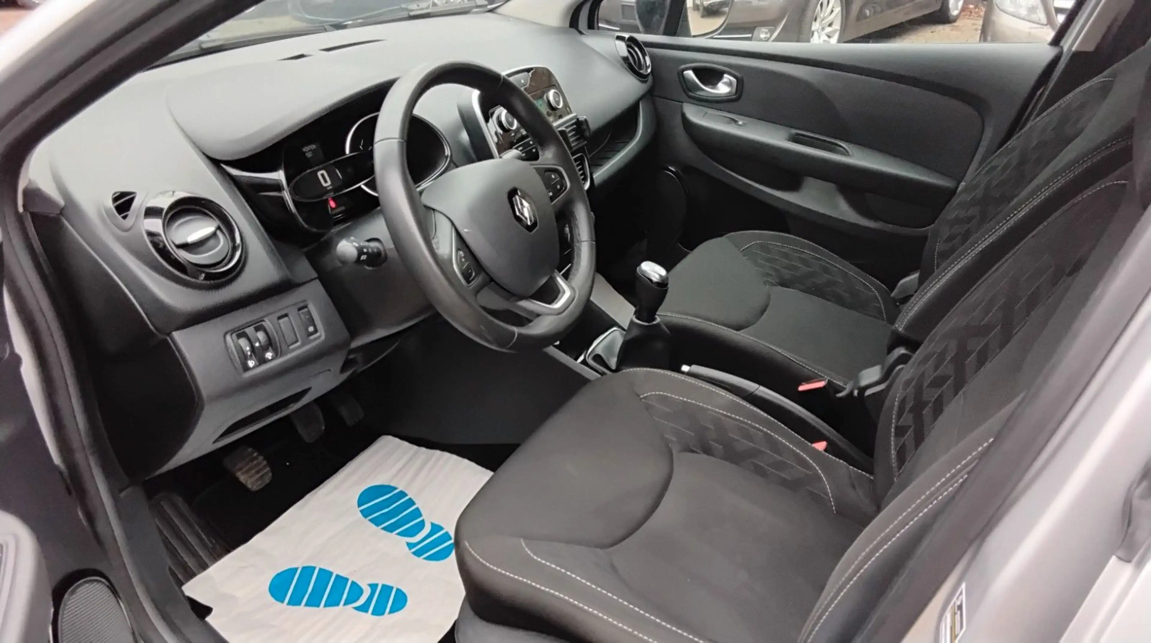 Renault Clio IV Grandtour Limited — photo 11