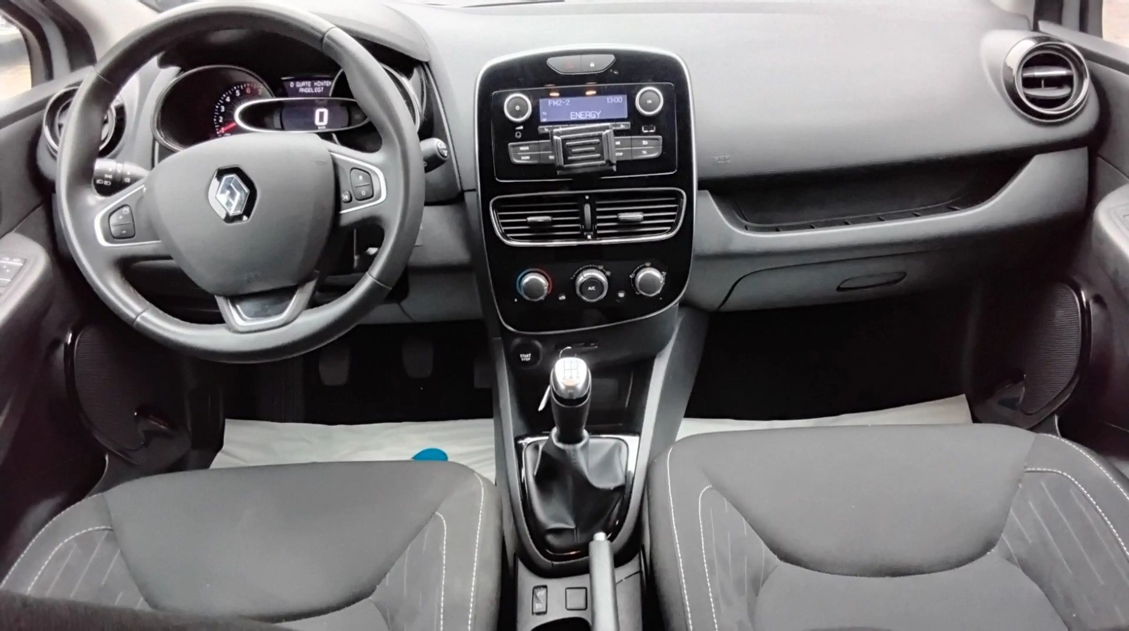 Renault Clio IV Grandtour Limited — photo 14
