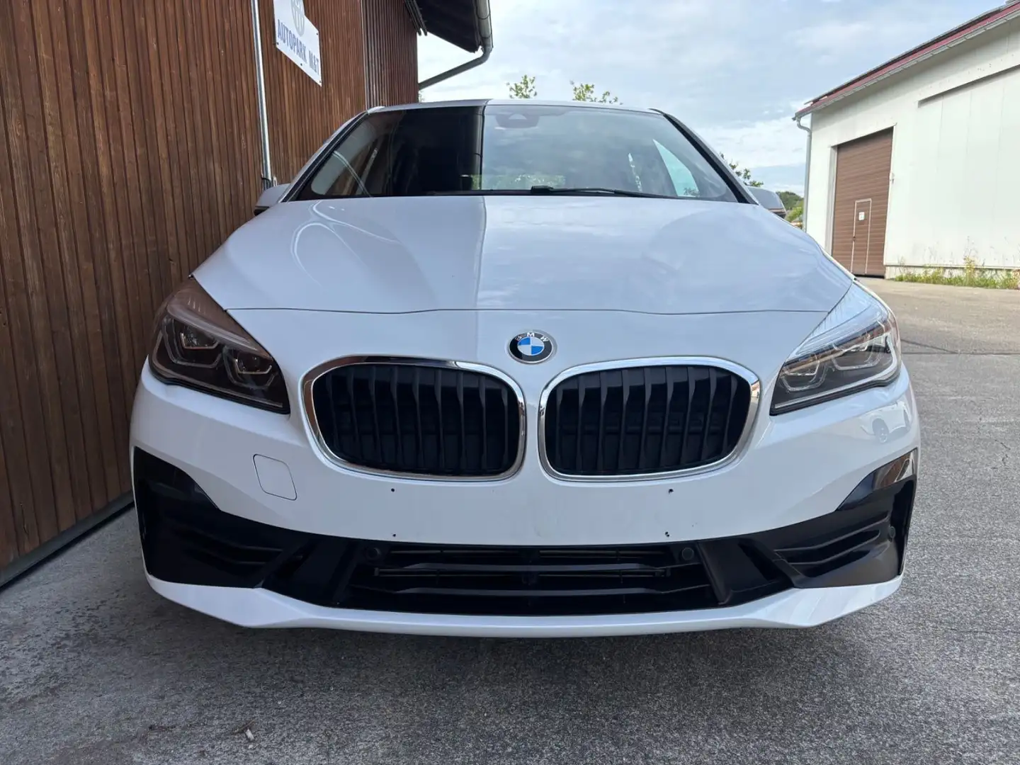 BMW 225 225xe ActiveT. Leder Sportsitz LED Navi Kamera P Weiß - 2