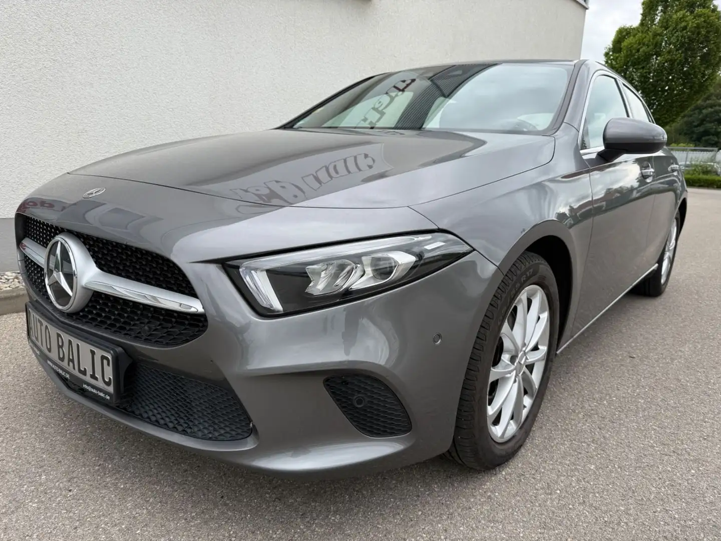 Mercedes-Benz A 200 Progressive Business LED AHK MBUX HighEnd Grau - 1