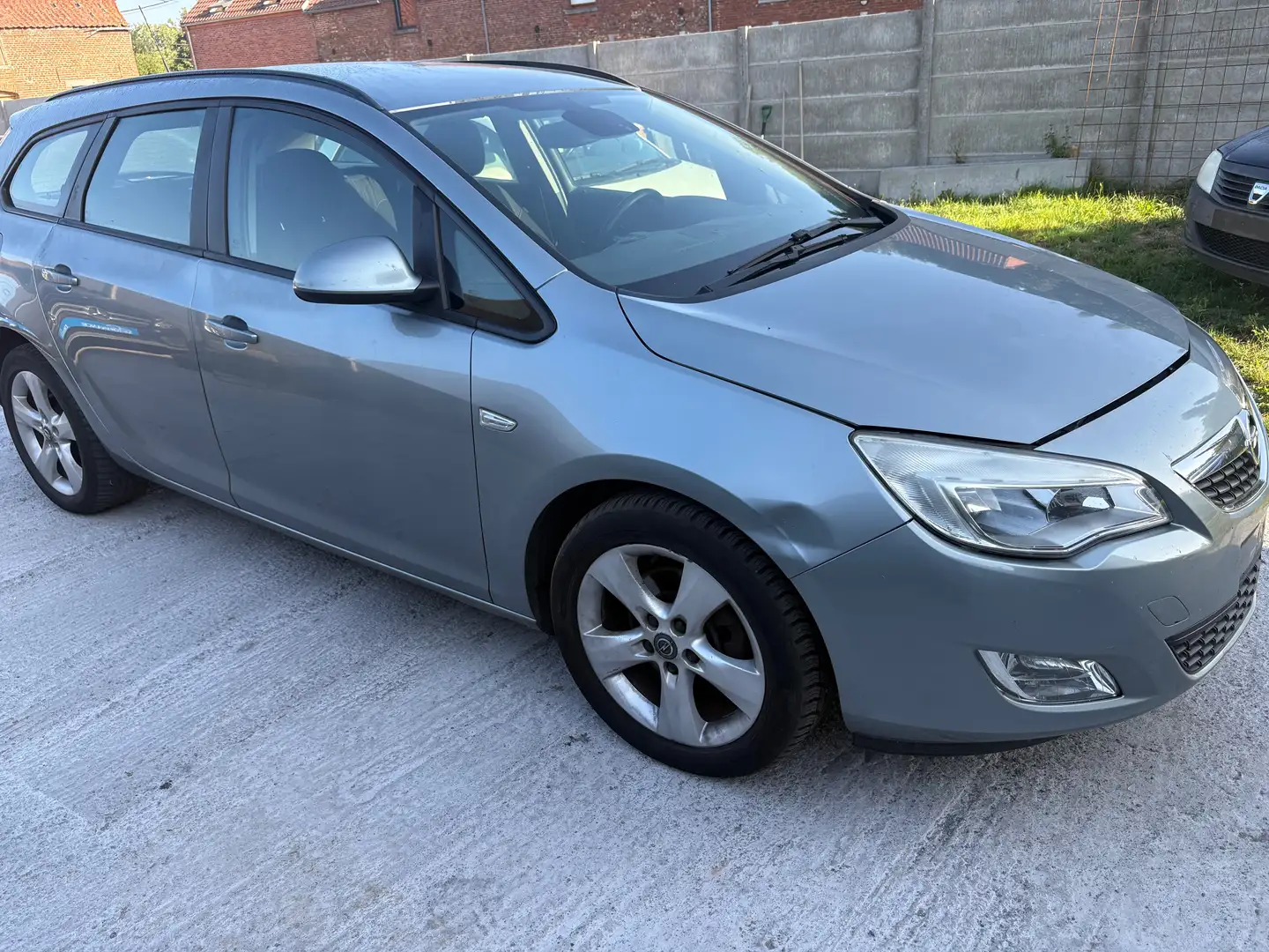 Opel Astra Astra Sports Tourer 1.7 CDTi problème moteur Zilver - 2
