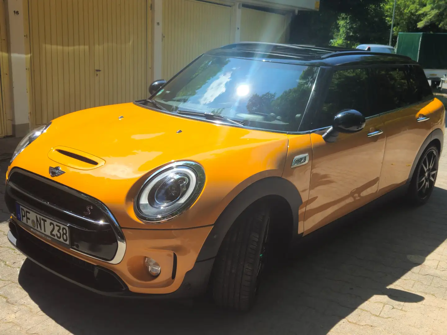 MINI Cooper S Clubman Mini Cooper S Clubman Orange - 1