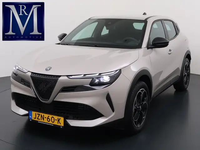 Alfa Romeo Junior Elettrica 54 kWh VAN € 30.900,- VOOR € 26.877,- UW