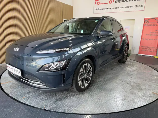 Hyundai Kona view 3