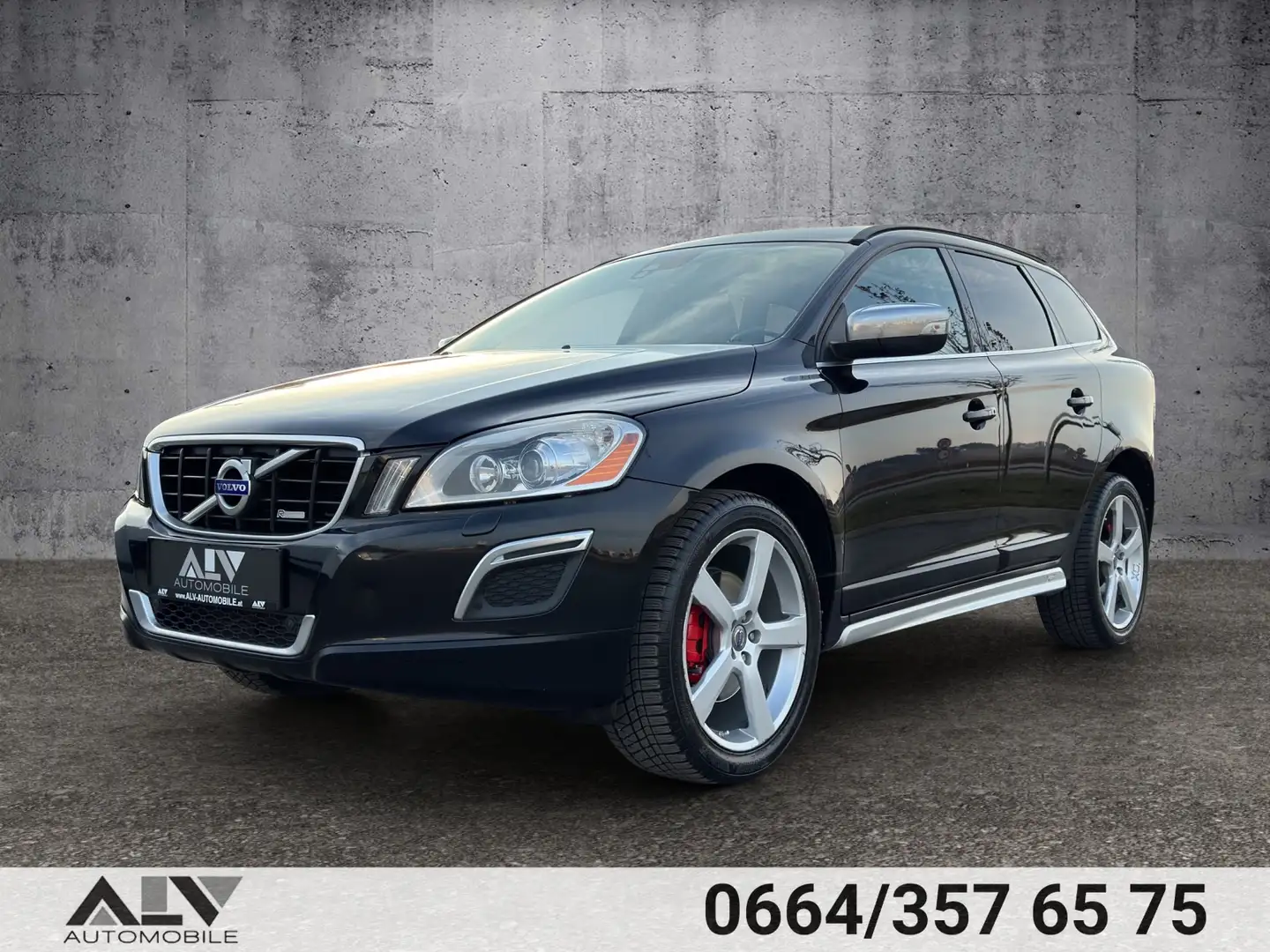 Volvo XC60 R-Design AWD Automatik Schwarz - 2