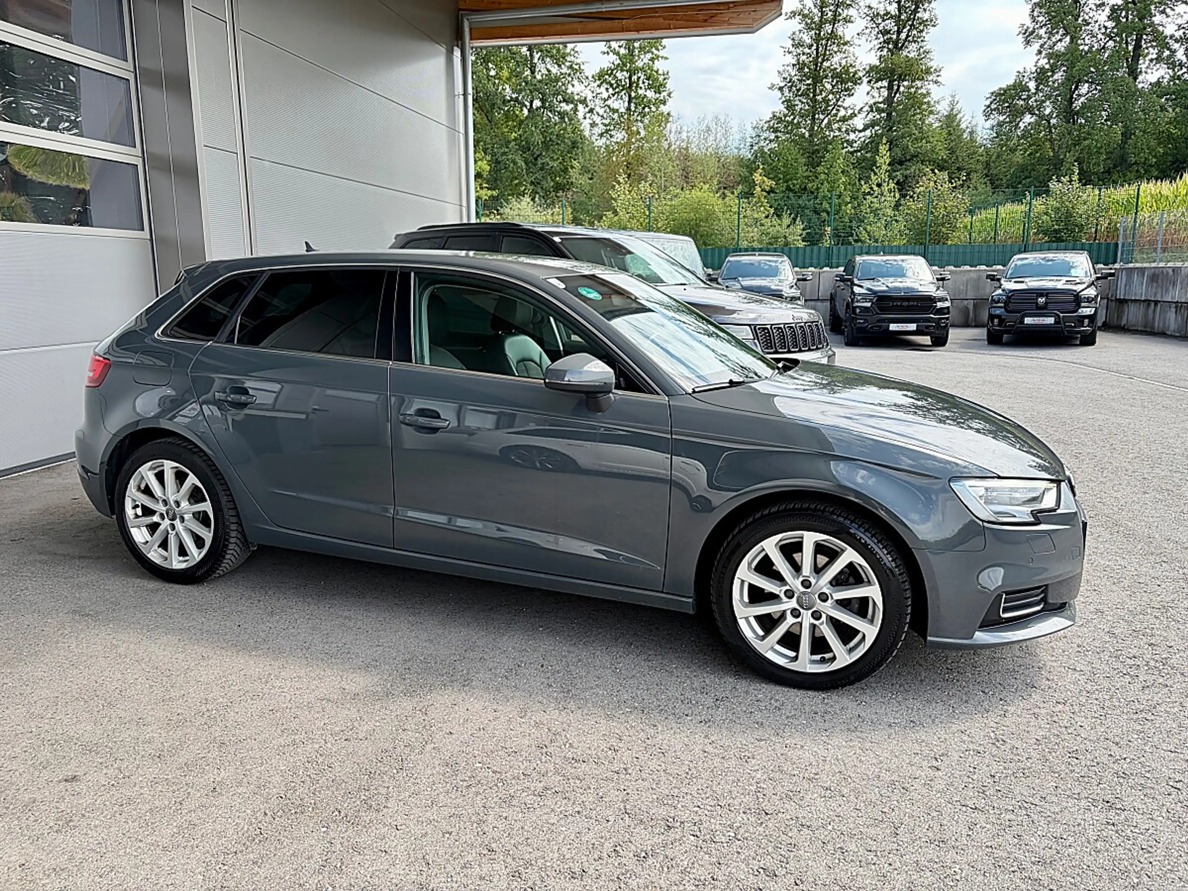 Audi A3 1.6 TDI Sportback design — photo 4