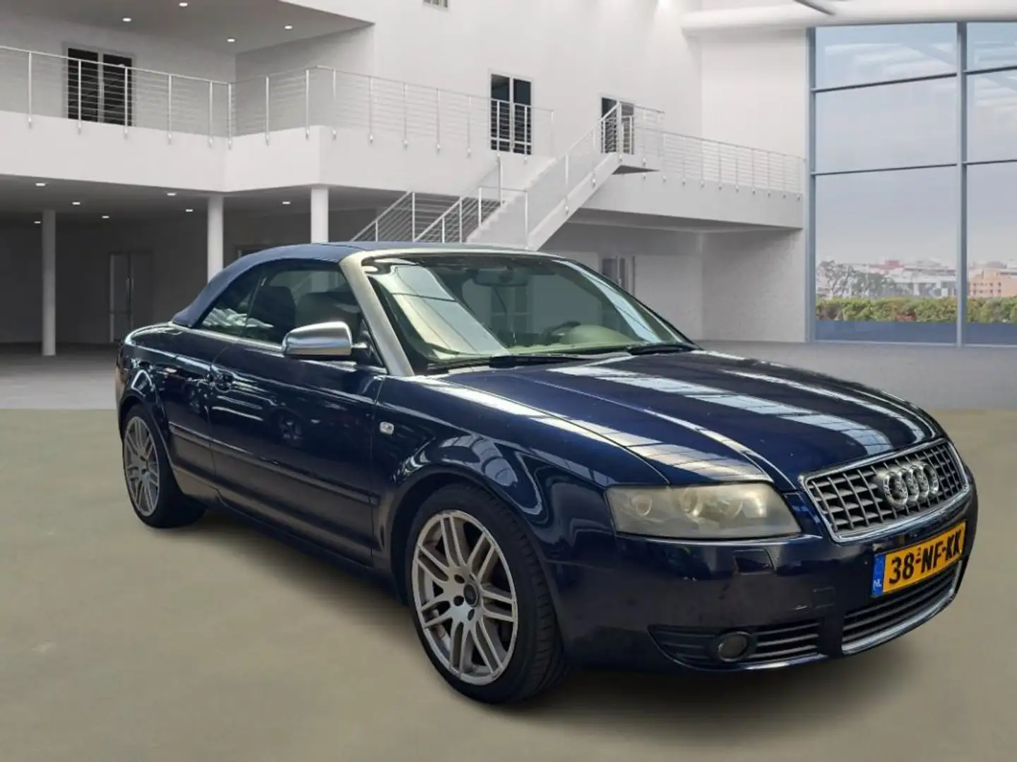 Audi A4 Cabriolet 3.0 V6 Pro Line/AUTOMAAT/NAVI/PSENSOR/LE Blauw - 2