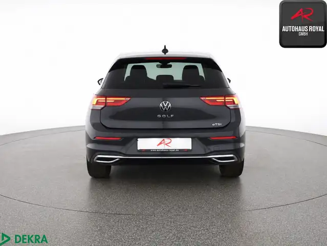 Volkswagen Golf view 4