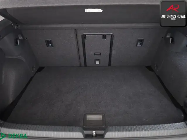 Volkswagen Golf view 9