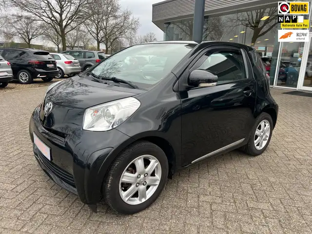 Toyota iQ 1.0 VVTi Black Edition, Airco, 4-zits, Parrot, tre