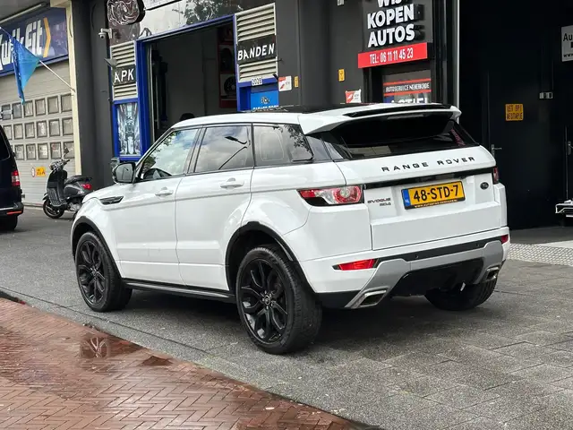 Land Rover Range Rover Evoque view 2
