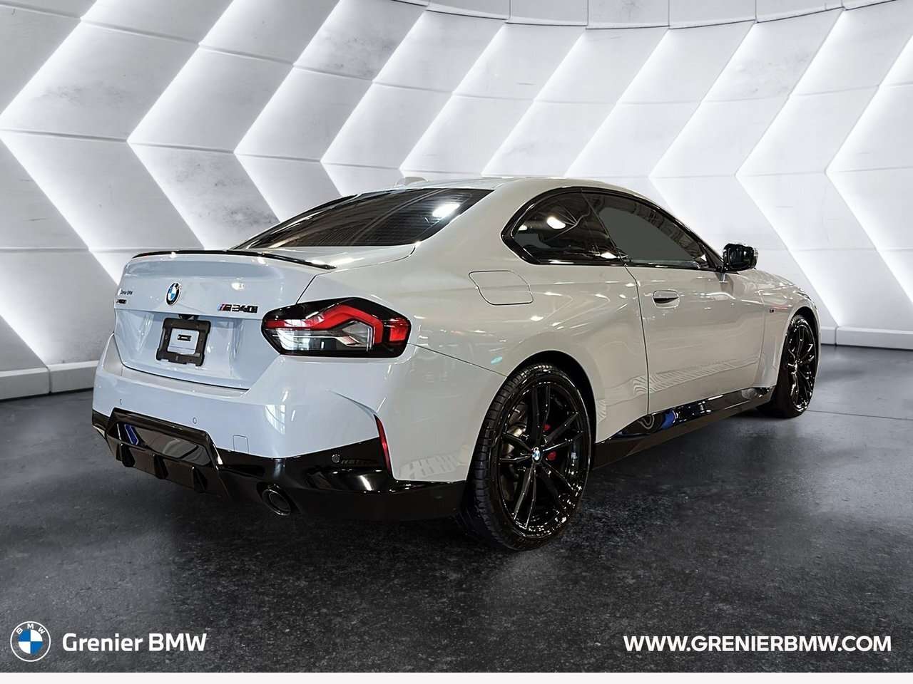 2024 BMW 2 Series 230i xDrive — снимка 1