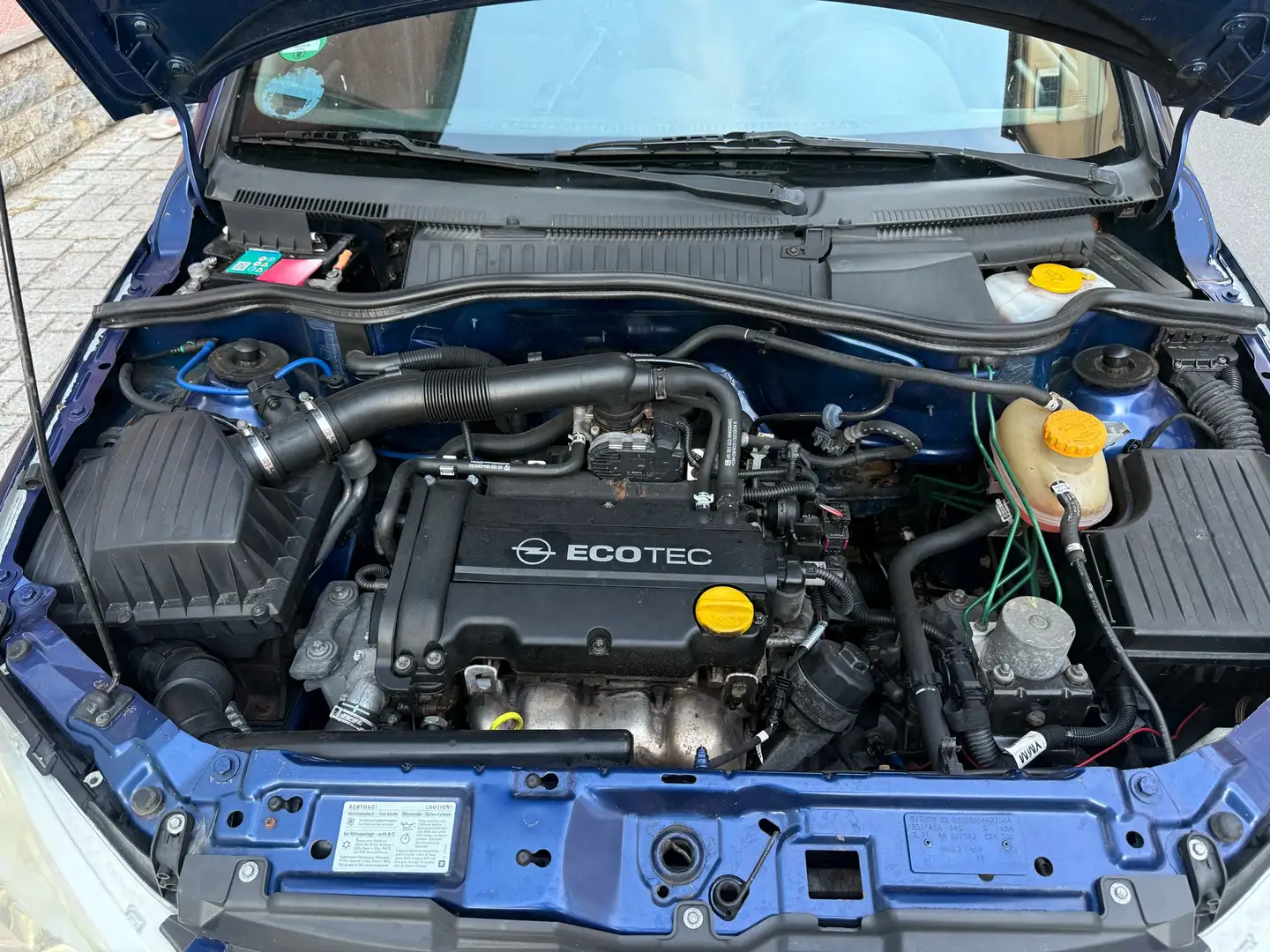 Opel Corsa 1.2 16V Edition - 2