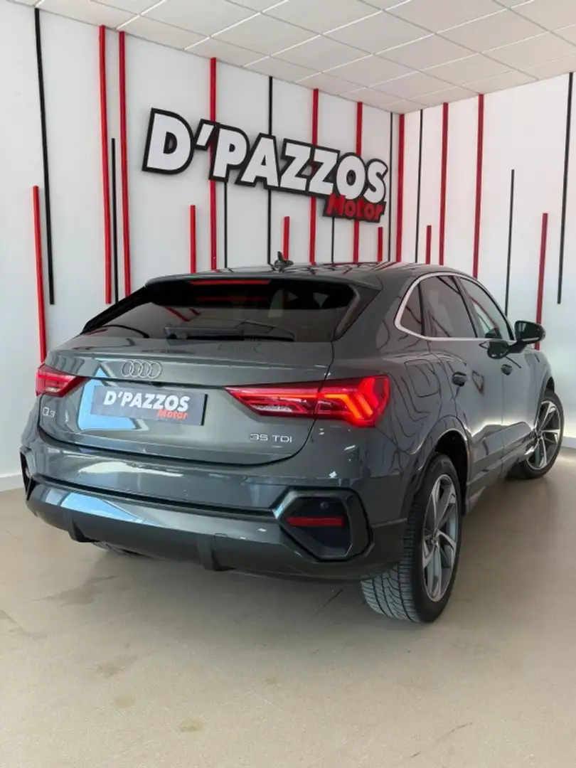Audi Q3 Sportback 35 TDI S tronic Gris - 2