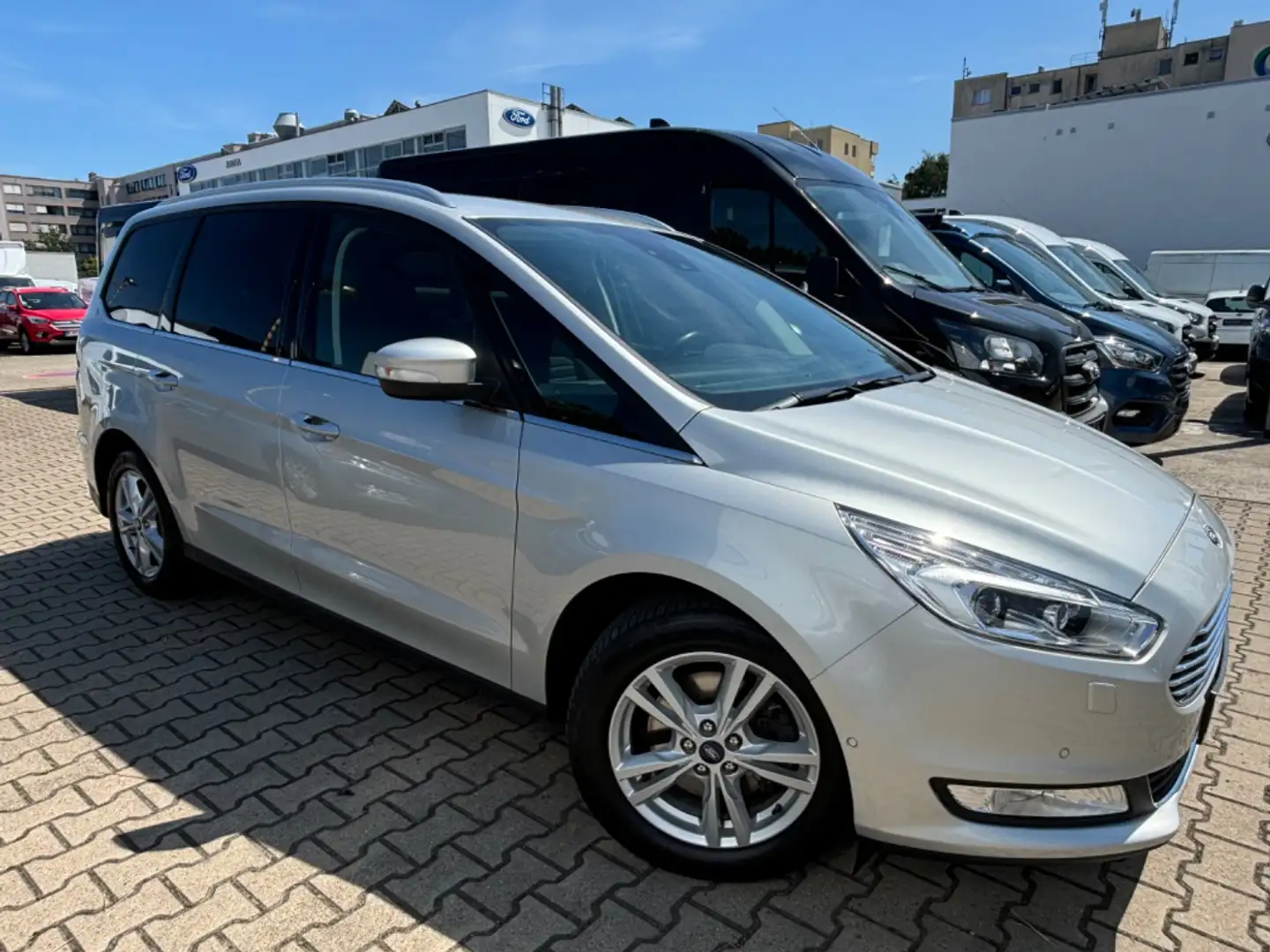 Ford Galaxy 2.0 Titanium Klima|Navi|AHK|Tempo|Kamera| Silber - 2