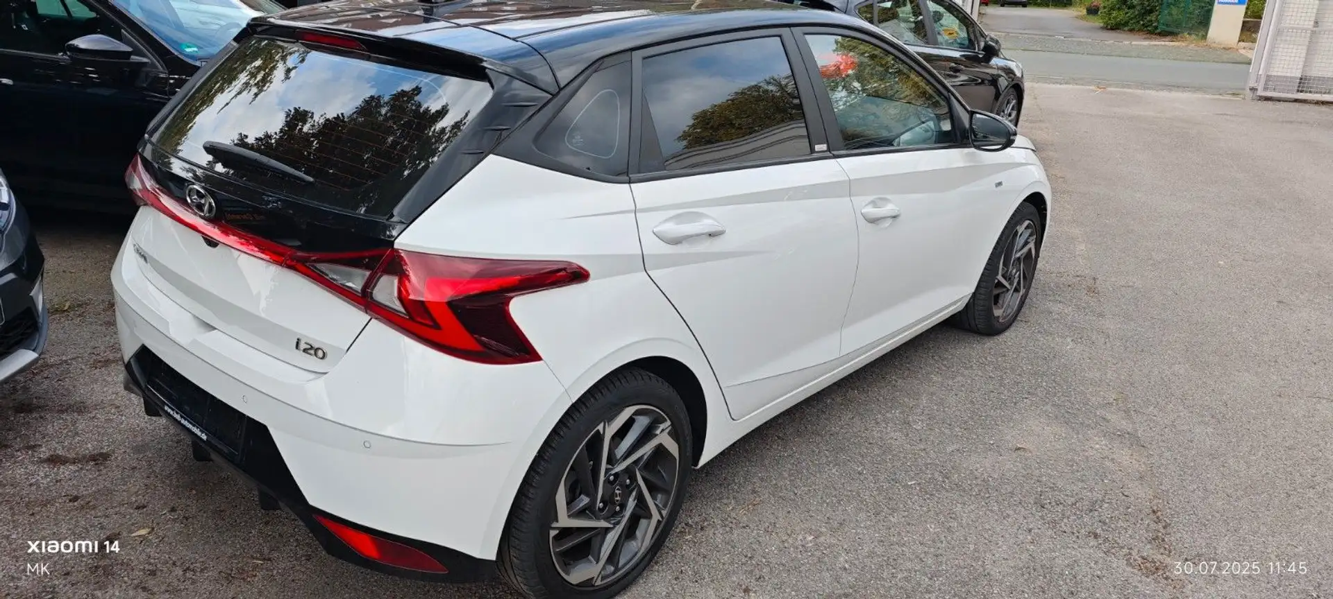 Hyundai i20 Intro Edition Mild-Hybrid Blanc - 1