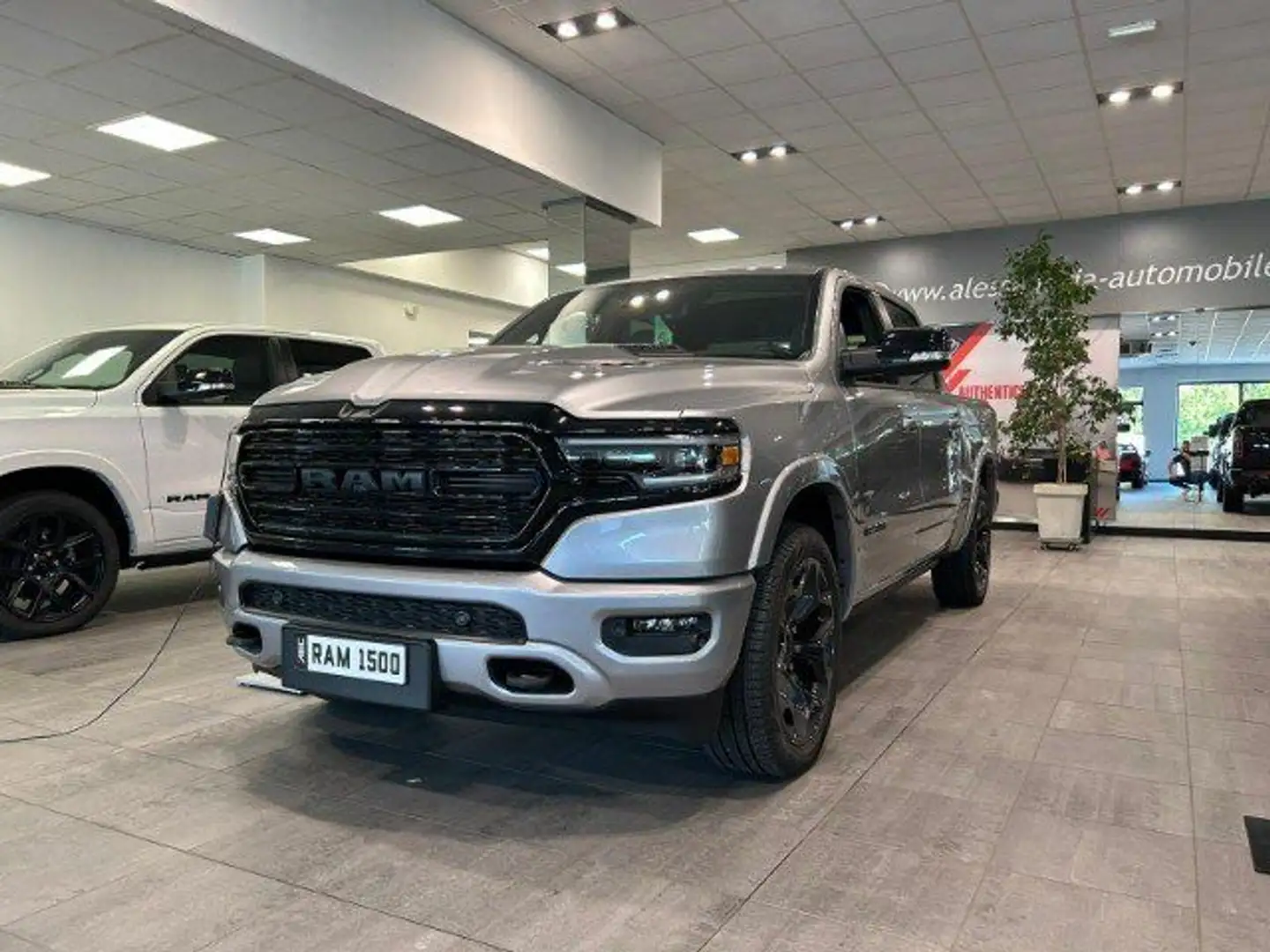 Dodge RAM 1500 5.7L HEMI LIMITED CREW CAB - 1