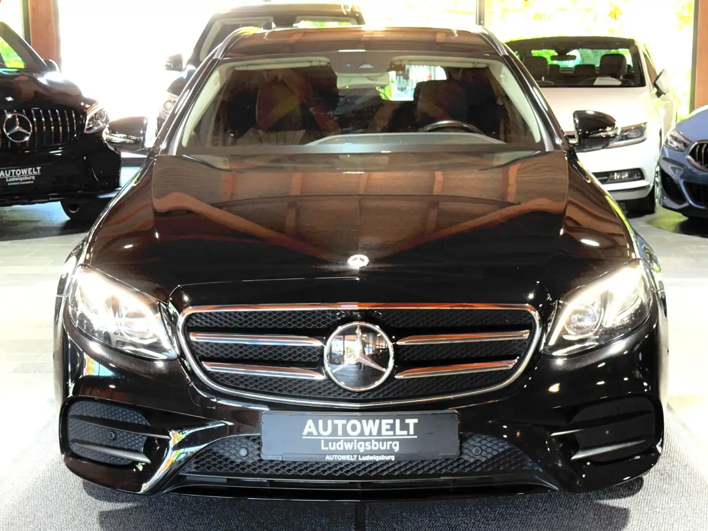 Mercedes-Benz E 220 d AMG Line 9G-Tronic TOP AUSSTATTUNG Noir - 2