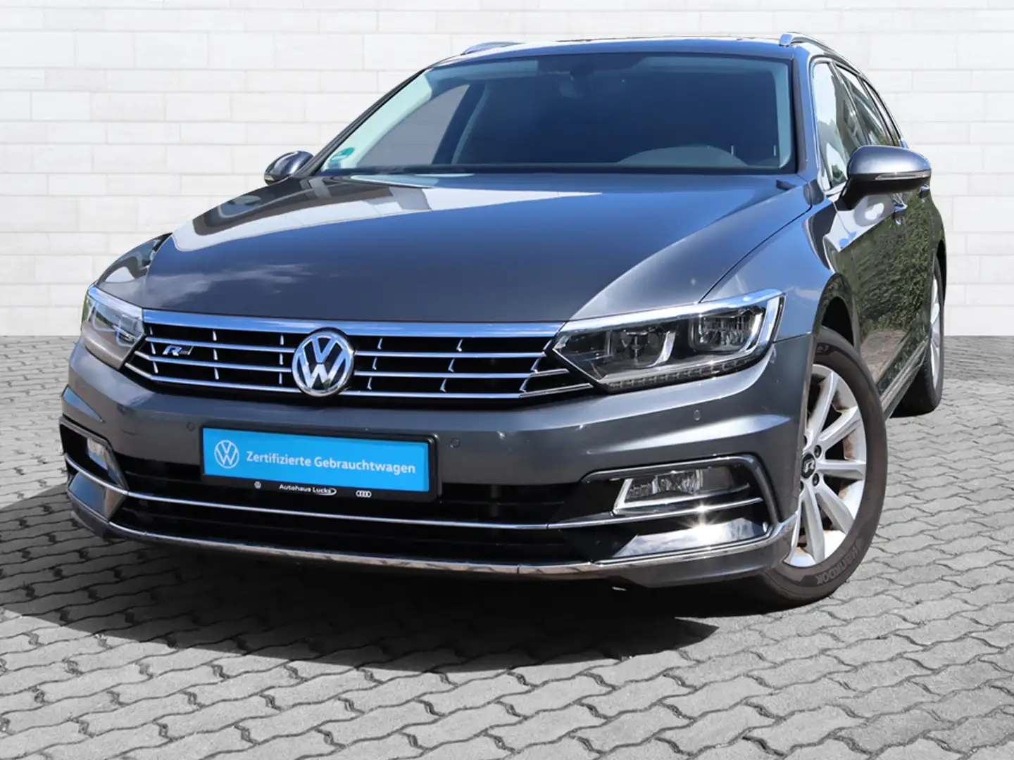 Volkswagen Passat Variant 1,4 TSI R-Line Keyless Pano el.Heck Grijs - 2