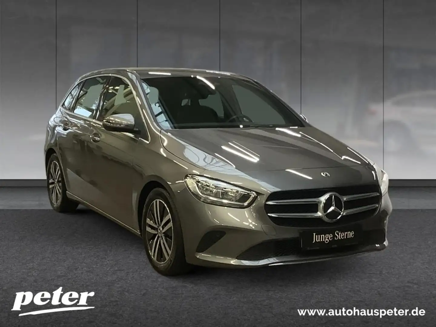 Mercedes-Benz B 180 Progressive/MBUX High-End/Tempomat/DAB/ Grijs - 2