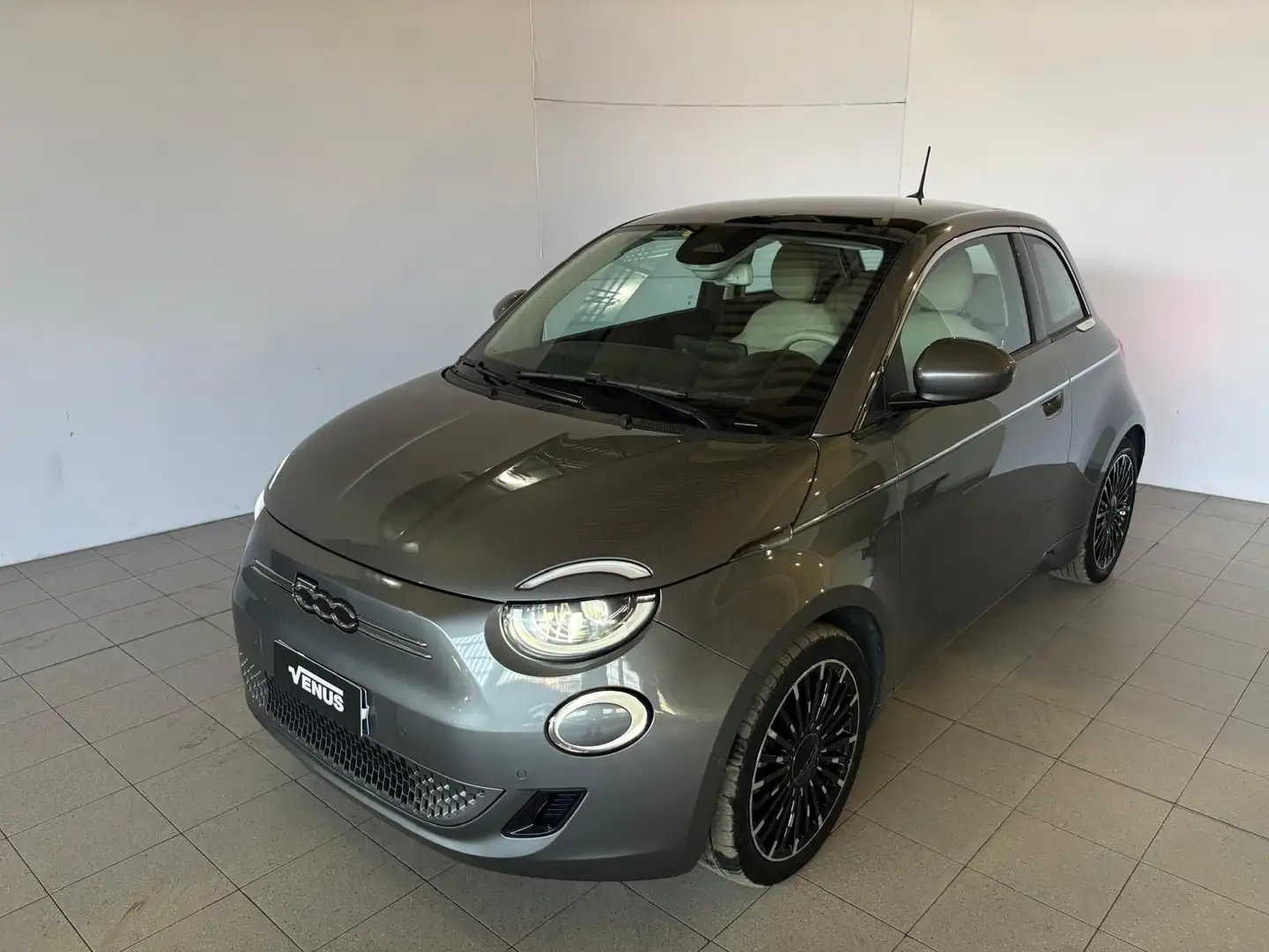 Fiat 500e 500e Berlina 42 kWh La Prima Grigio - 2