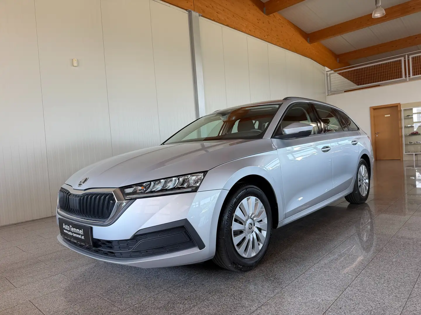 Skoda Octavia Combi TSI Active Silber - 2
