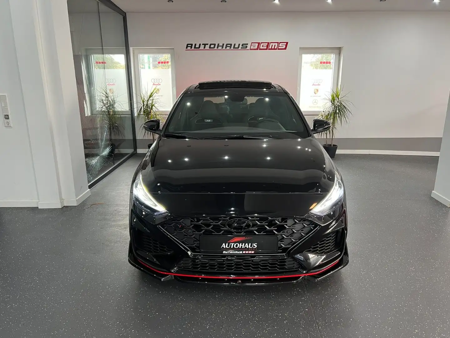 Hyundai i30 N Performance*DCT*PANO*NAVI*SCHALLE*MAXTO* Schwarz - 1