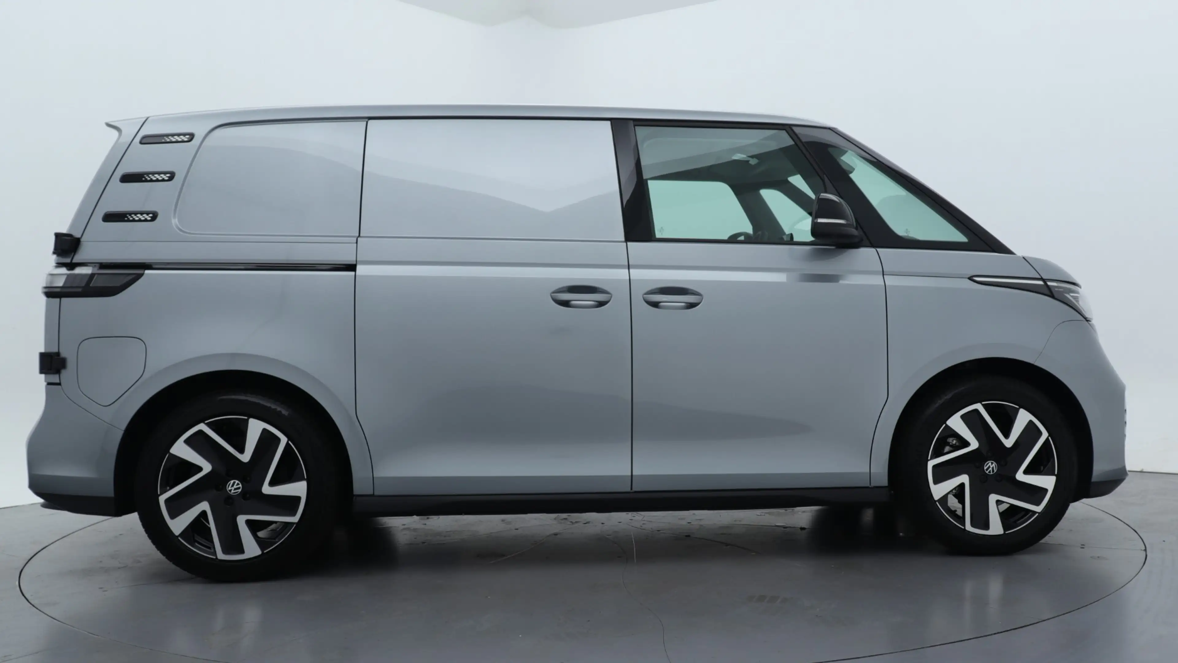 Volkswagen ID. Buzz Cargo L1H1 79kWh 340pk AWD 4Motion Bulli-Edition / 4x4 — photo 6