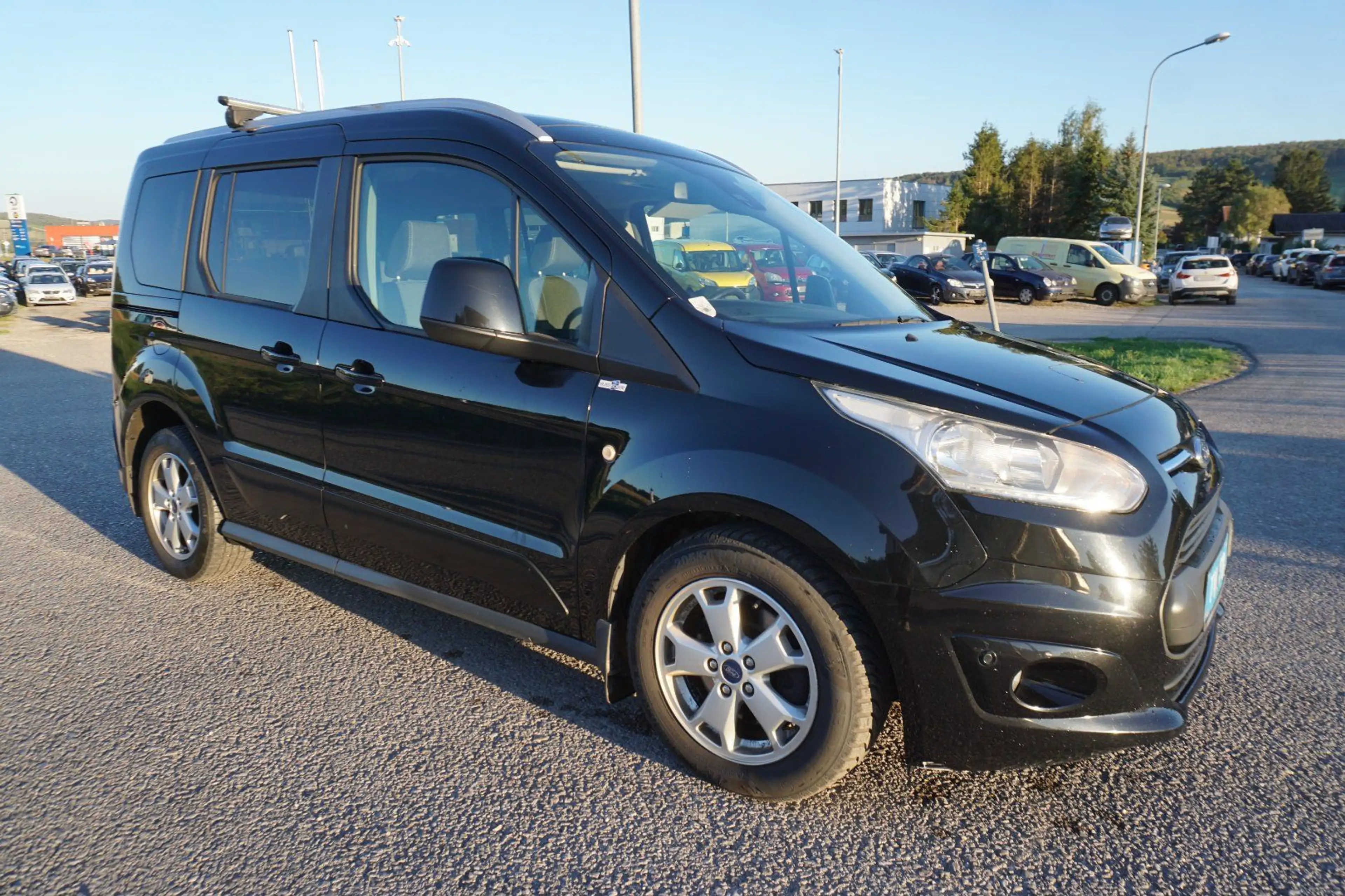 Ford Tourneo Connect 1.0 EcoBoost Titanium — photo 8