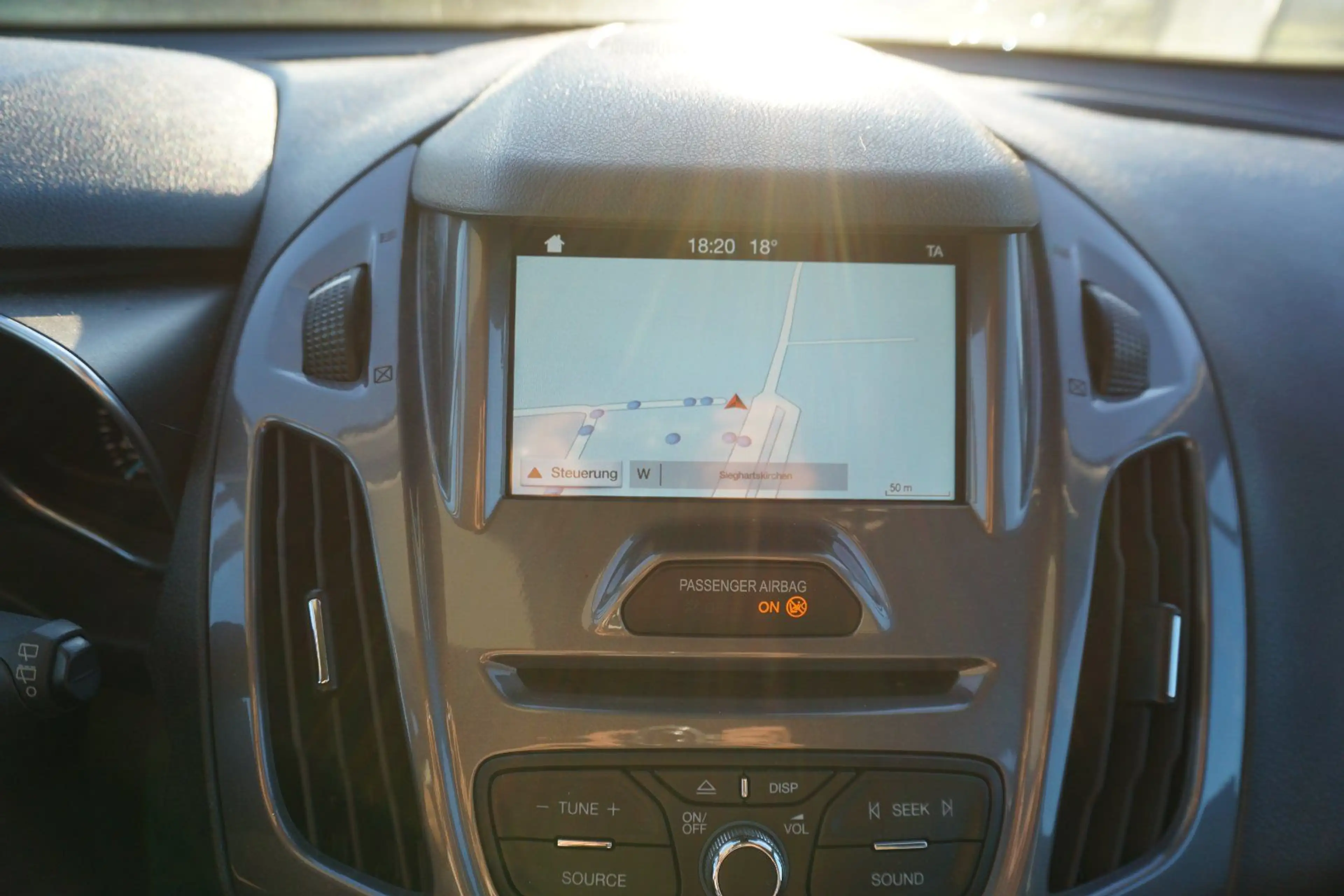 Ford Tourneo Connect 1.0 EcoBoost Titanium — photo 10