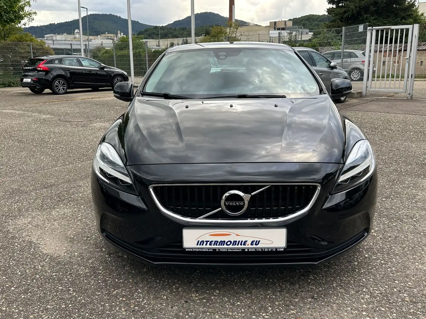 Volvo V40 T2 Black Edition LED Alu AC Navi PTC Euro6** Schwarz - 2