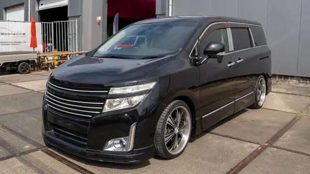 Nissan Elgrand Highway Star 350 - JDM Import!