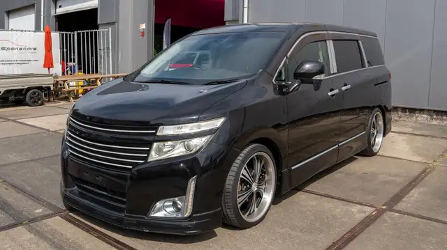Nissan Elgrand Highway Star 350 - JDM Import!