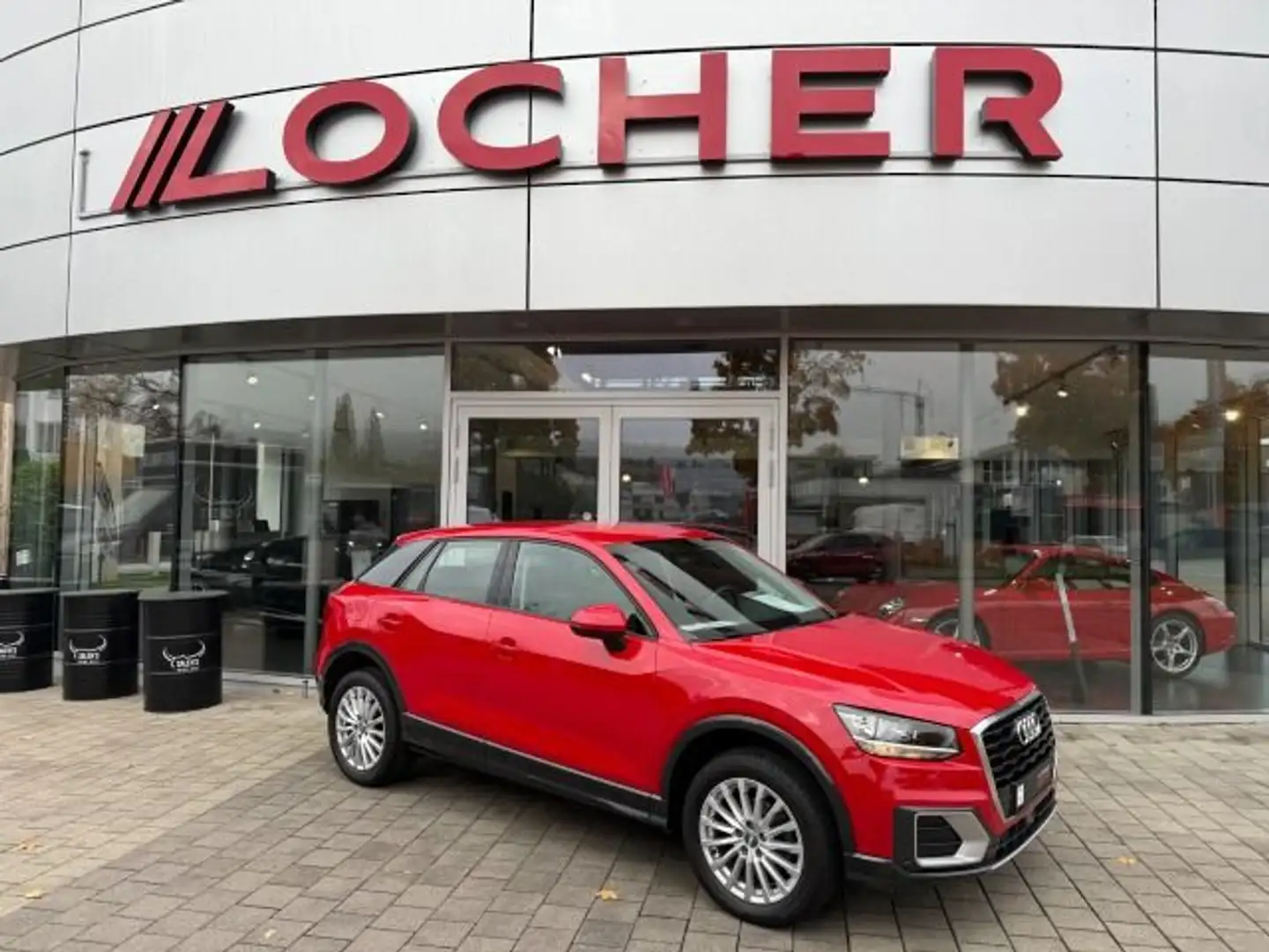 Audi Q2 Design 35 TFSI S tronic Navi AHK Tempomat Sit Rot - 1