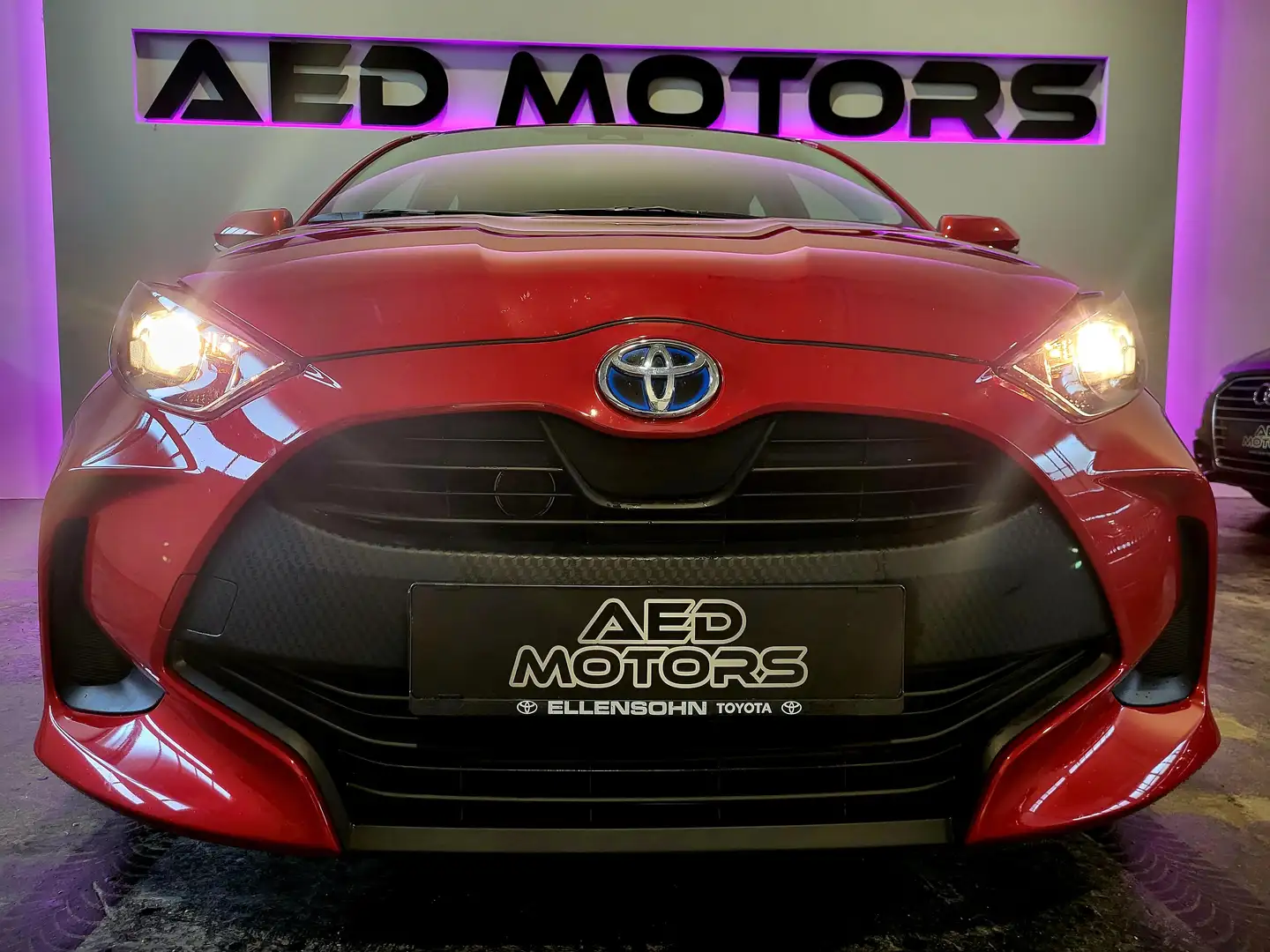 Toyota Yaris Hybrid Basis 1*Besitz Automatic Rot - 2
