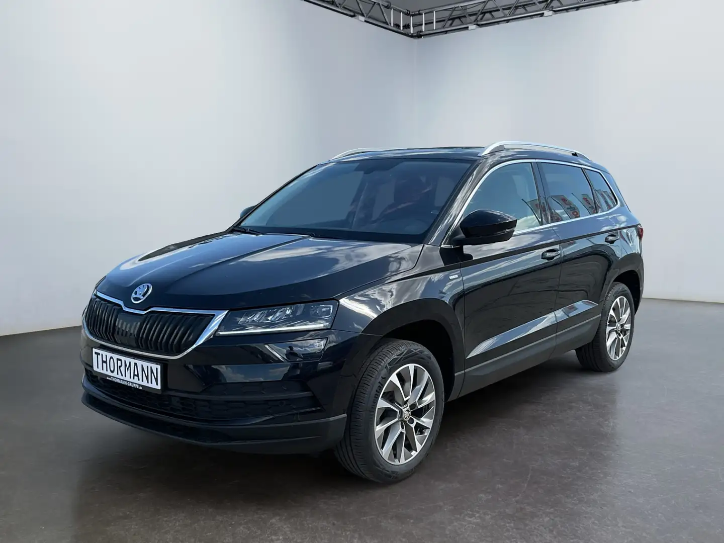 Skoda Karoq Clever 1.5 TSI ACT ACC FLA 360 Pano 4xSHZ Schwarz - 2