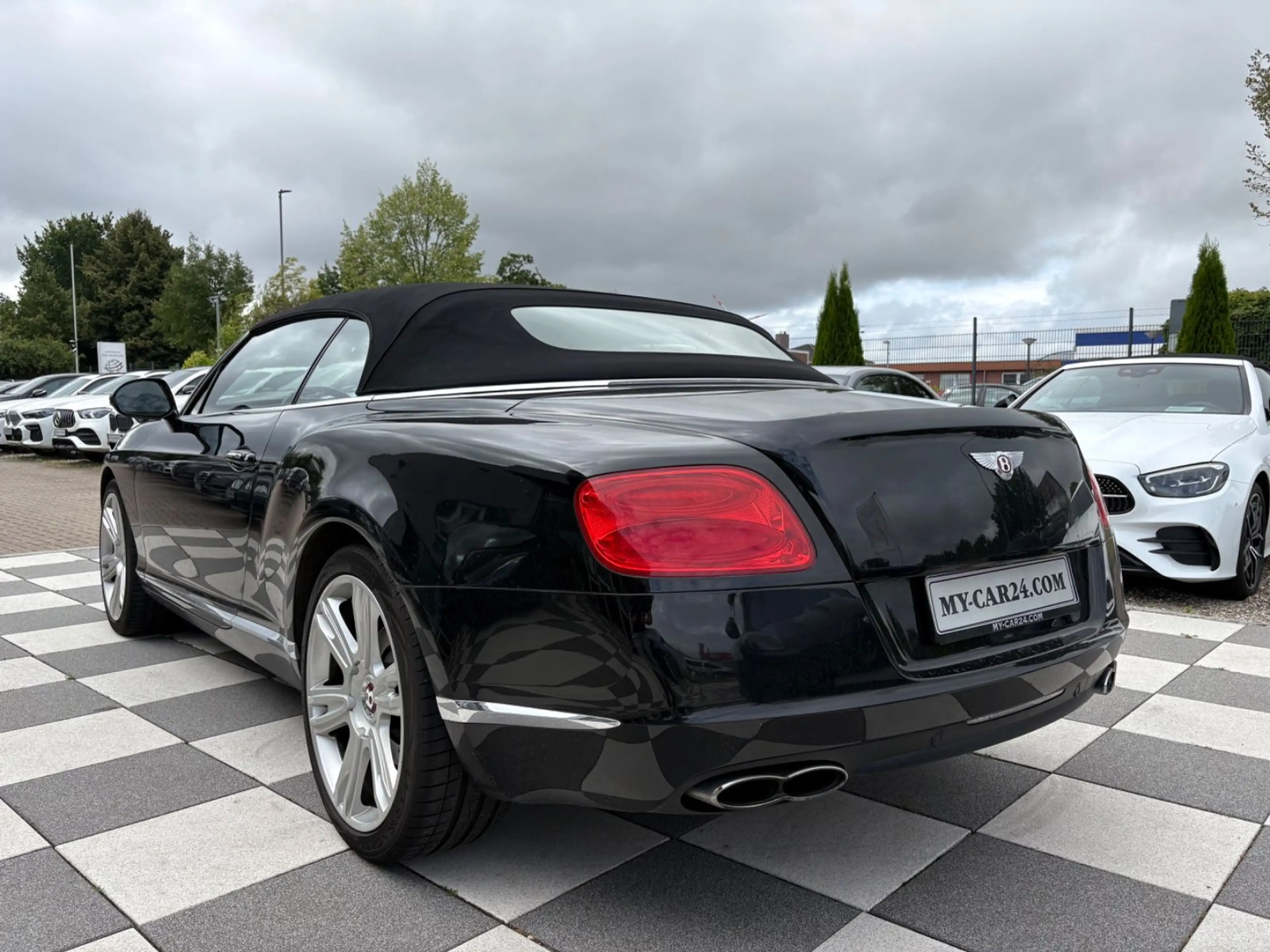 Bentley Continental GTC 4.0 V8  Mulliner + 21 Zoll — photo 7