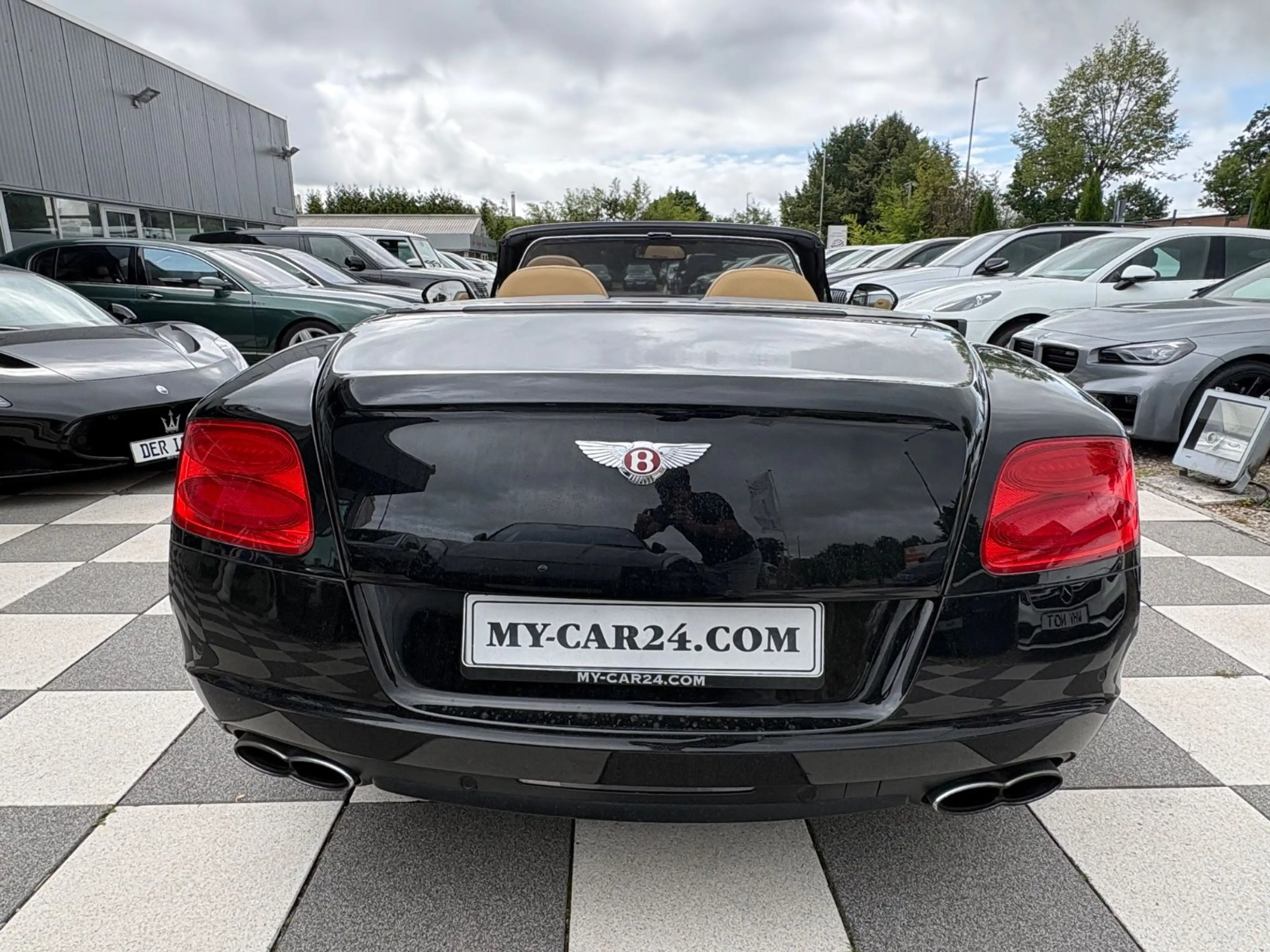 Bentley Continental GTC 4.0 V8  Mulliner + 21 Zoll — photo 11