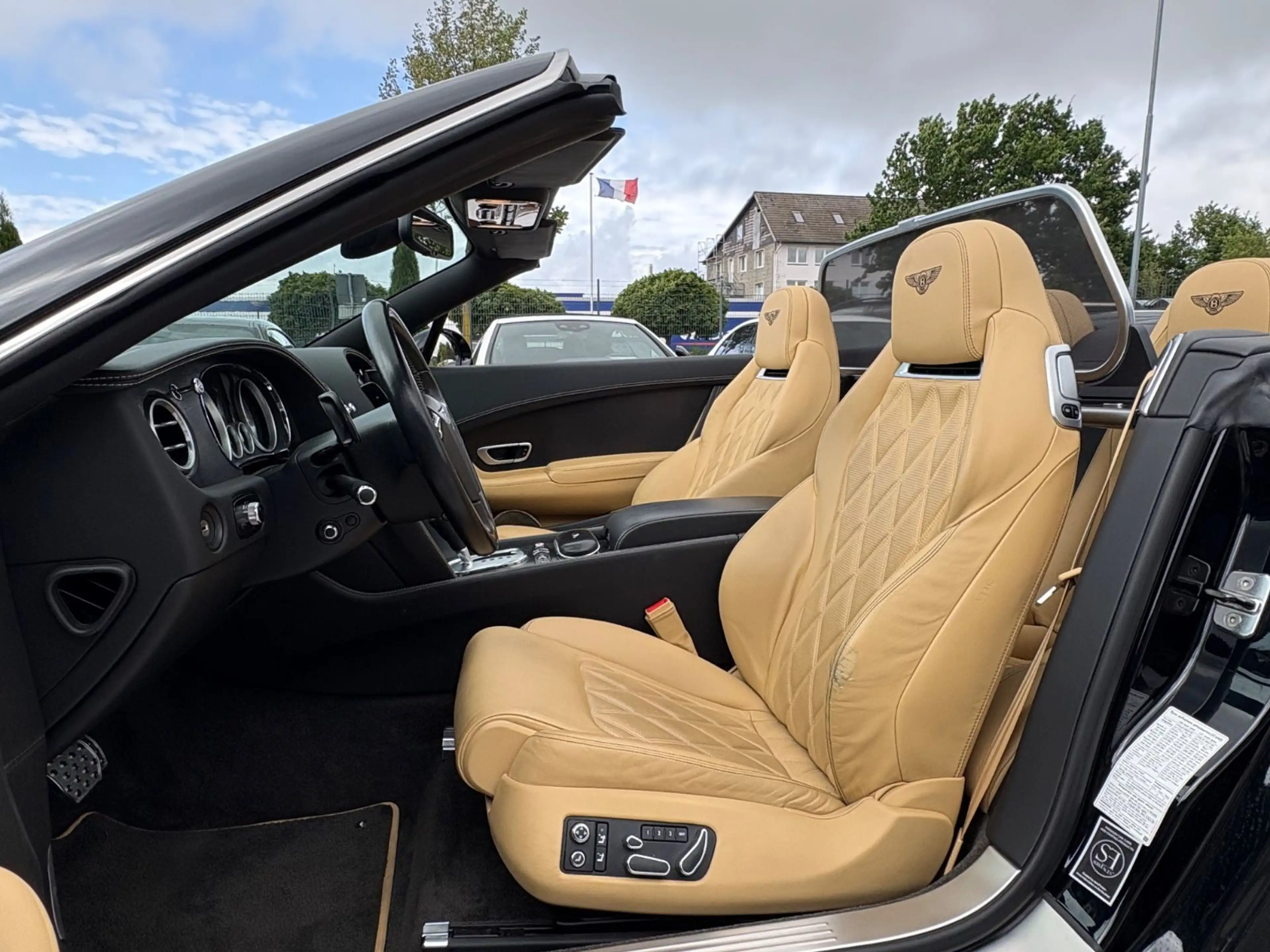 Bentley Continental GTC 4.0 V8  Mulliner + 21 Zoll — photo 14