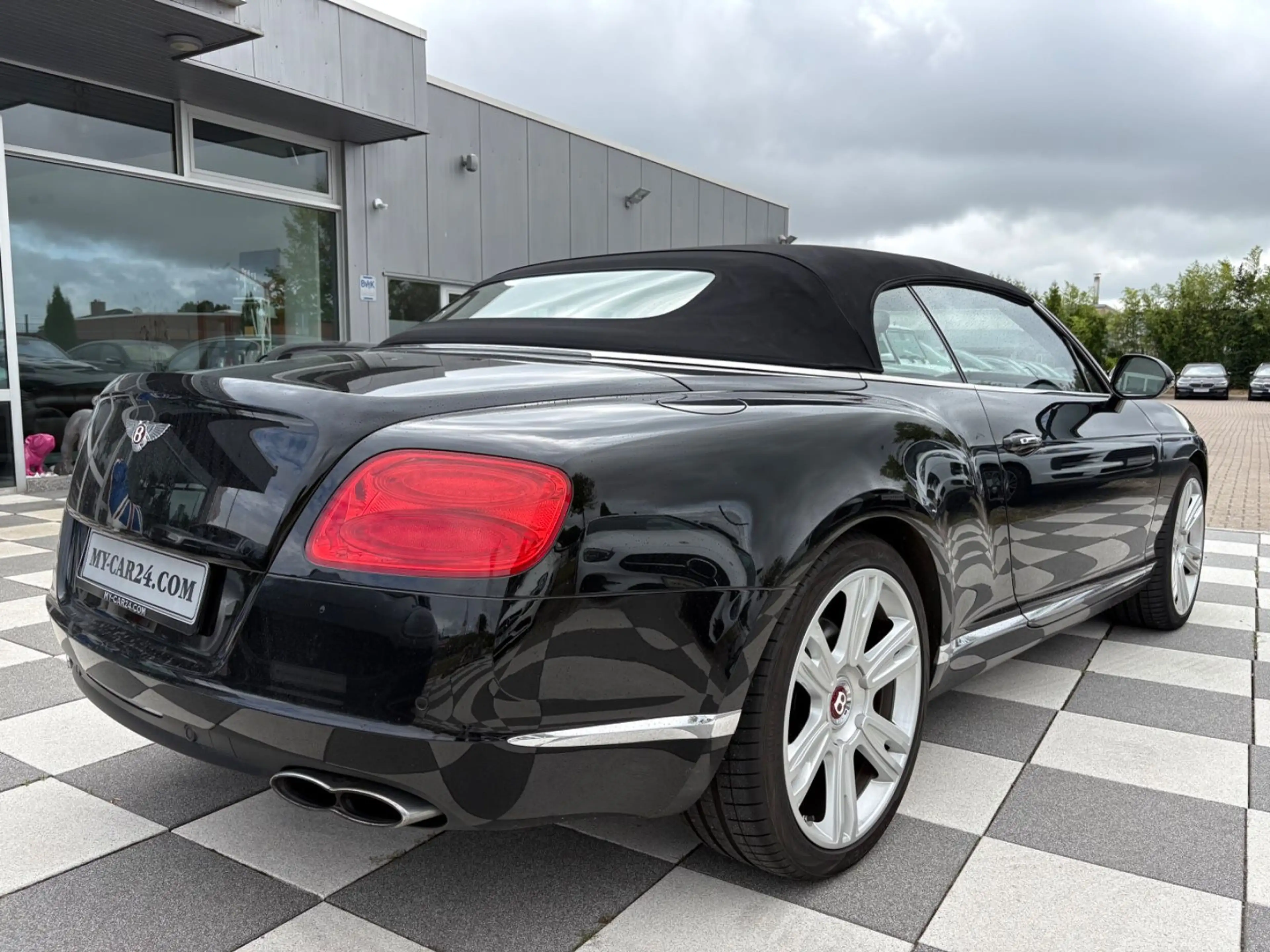 Bentley Continental GTC 4.0 V8  Mulliner + 21 Zoll — photo 9