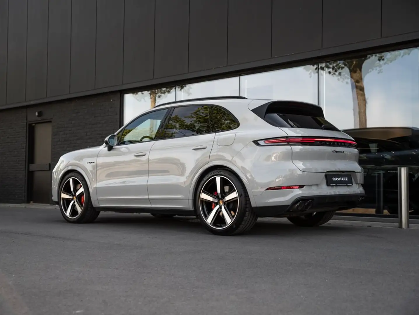 Porsche Cayenne S E-HYB/INNO/SPORTDESIGN/HUD/TREKHAAK/BOSE/PANO Grijs - 2