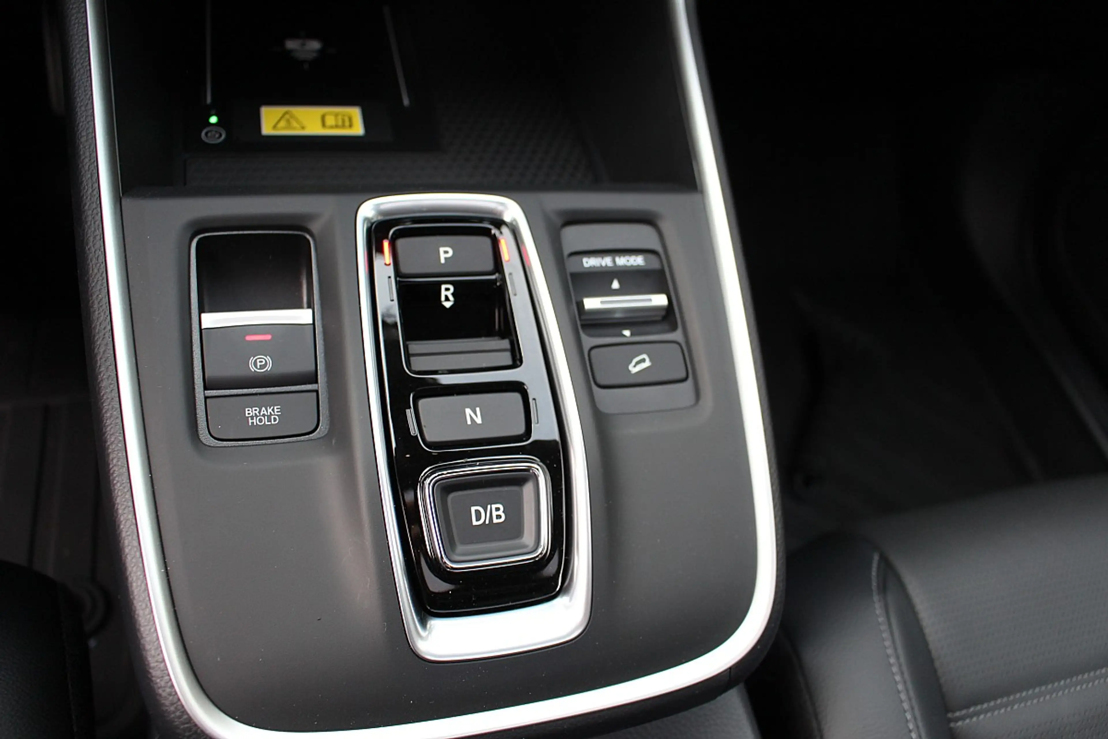 Honda CR-V 2,0 i-MMD e:HEV Elegance AWD Aut. — photo 14